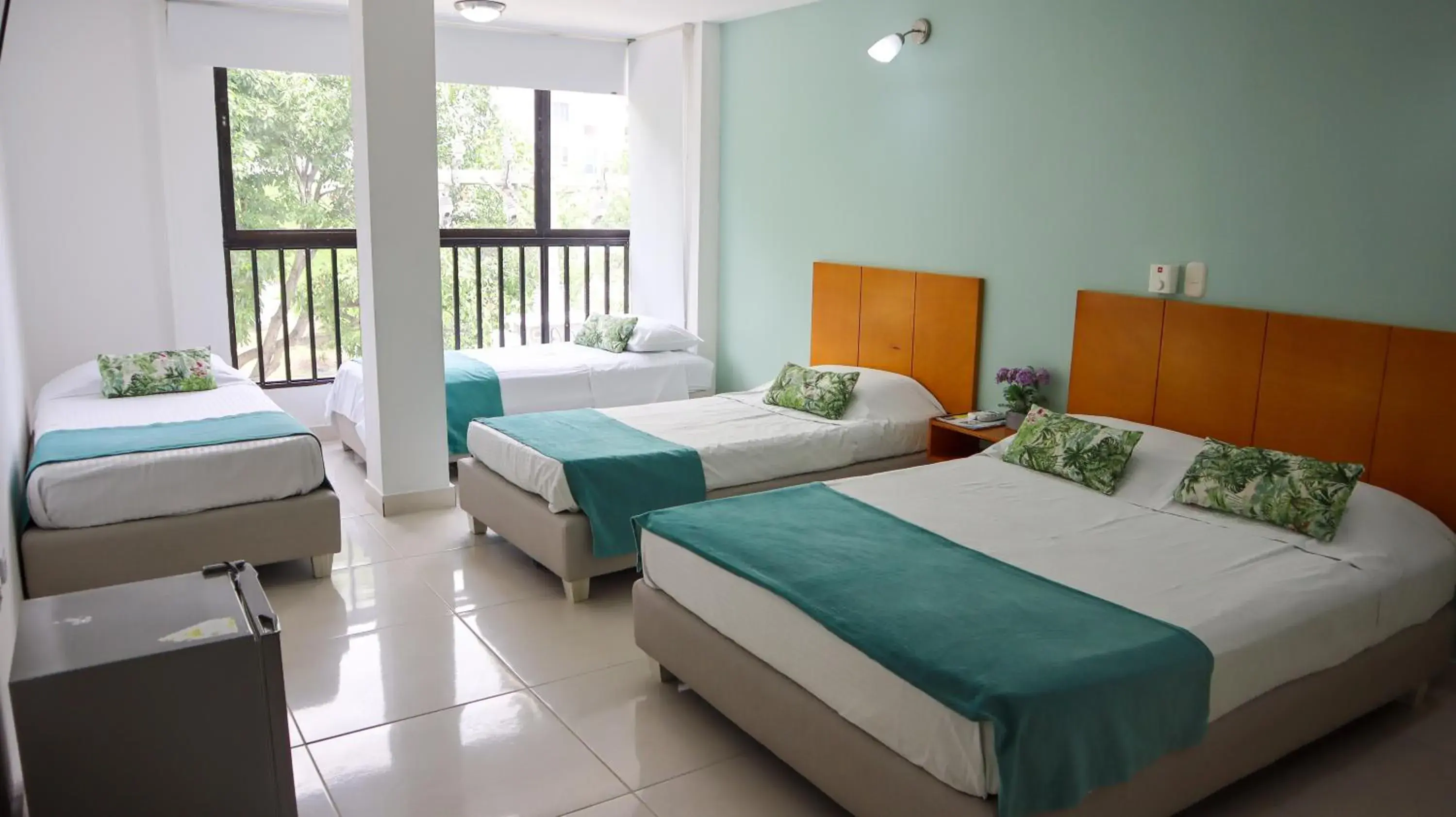 Standard Quadruple Room in Hotel Valladolid Standard Quadruple Room in Hotel Valladolid