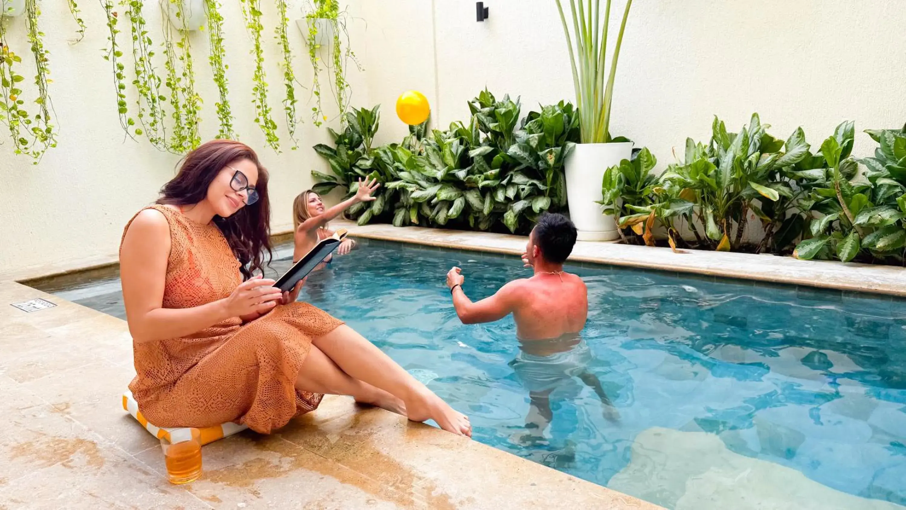 Swimming pool in Hotel Valladolid Swimming pool in Hotel Valladolid