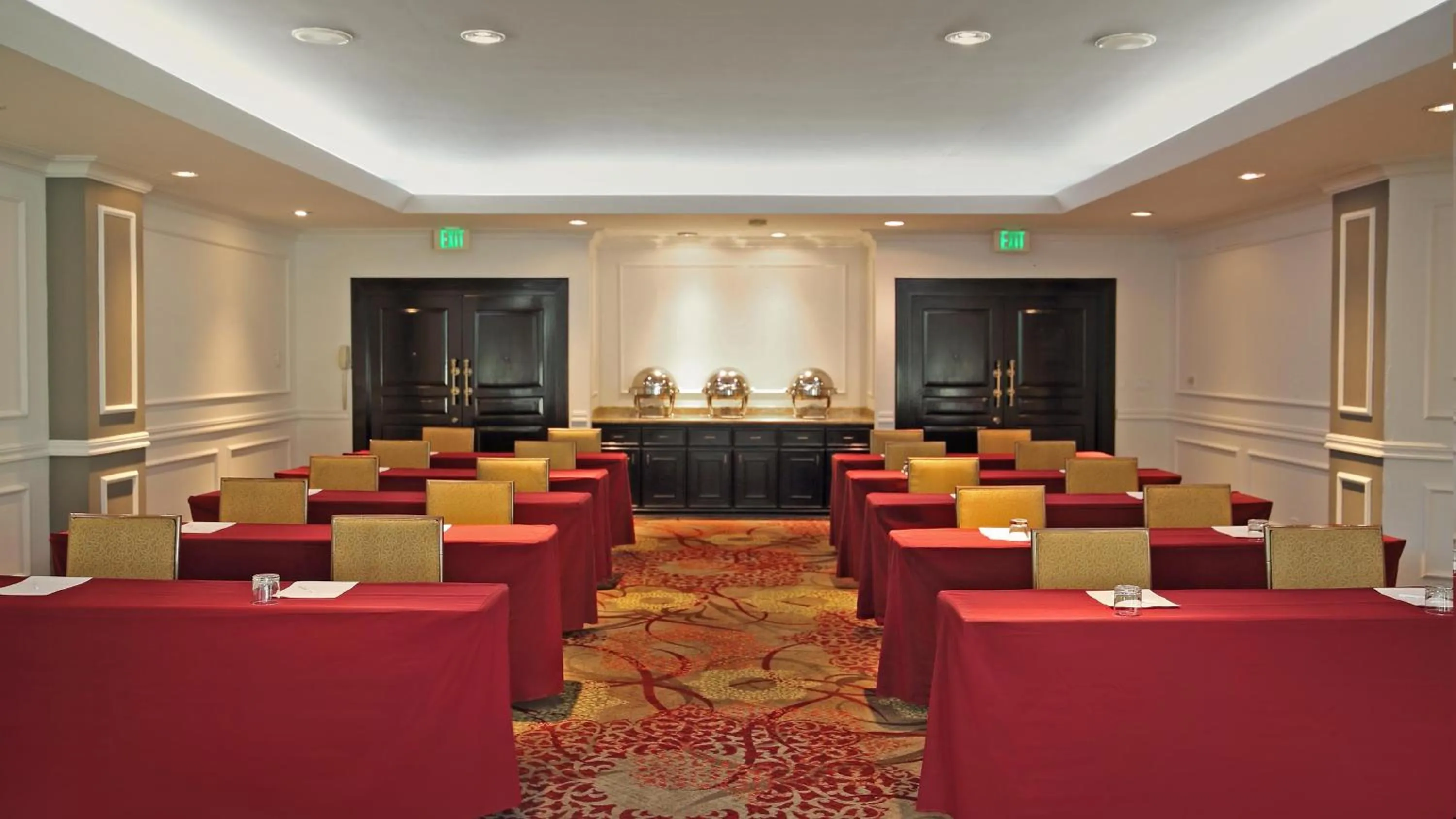 Meeting/conference room in Crowne Plaza Panama by IHG