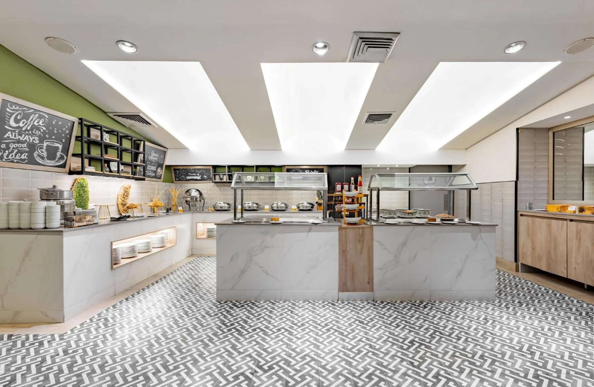 Restaurant/places to eat in Crowne Plaza Panama by IHG