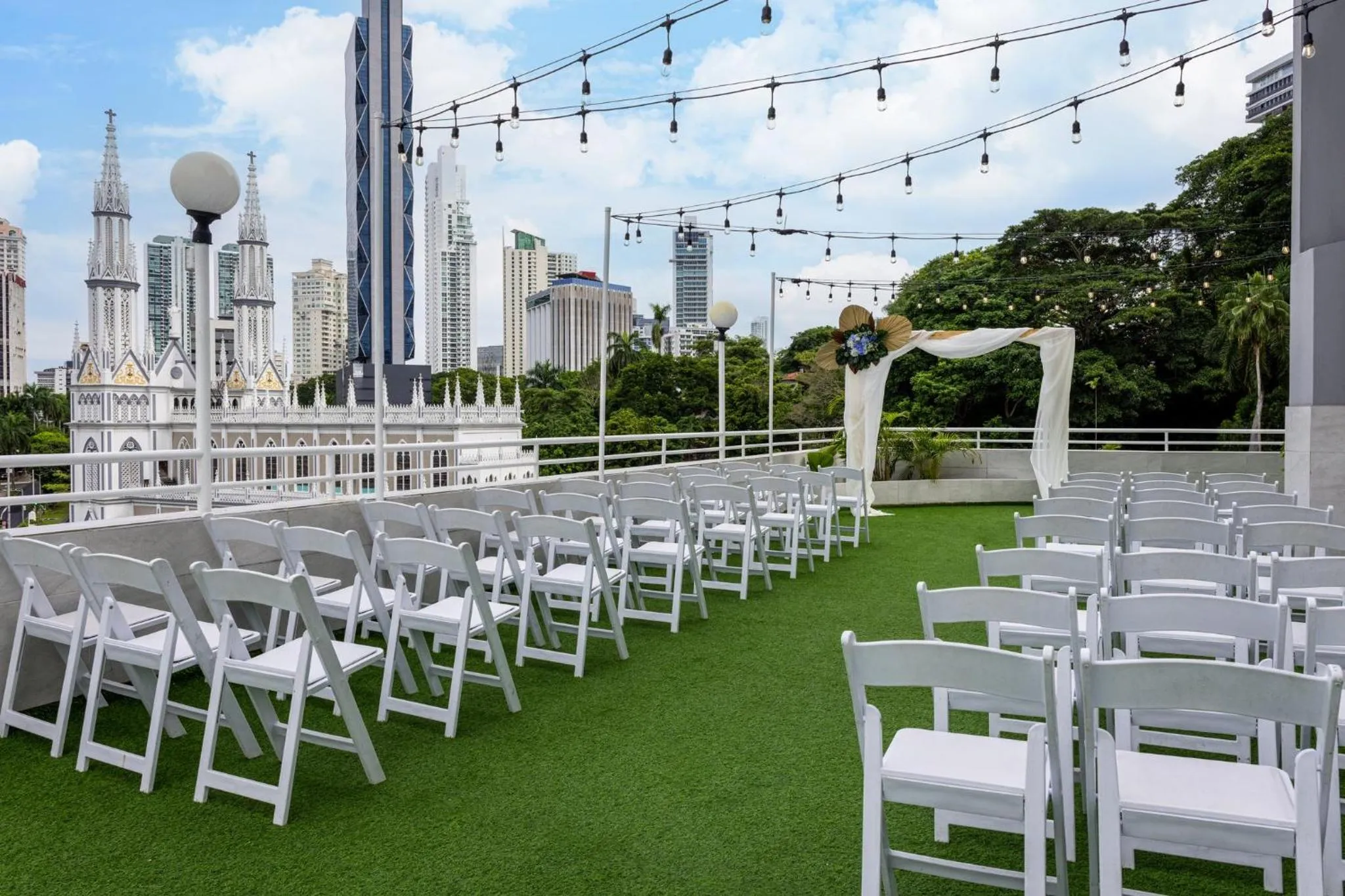 Meeting/conference room in Crowne Plaza Panama by IHG