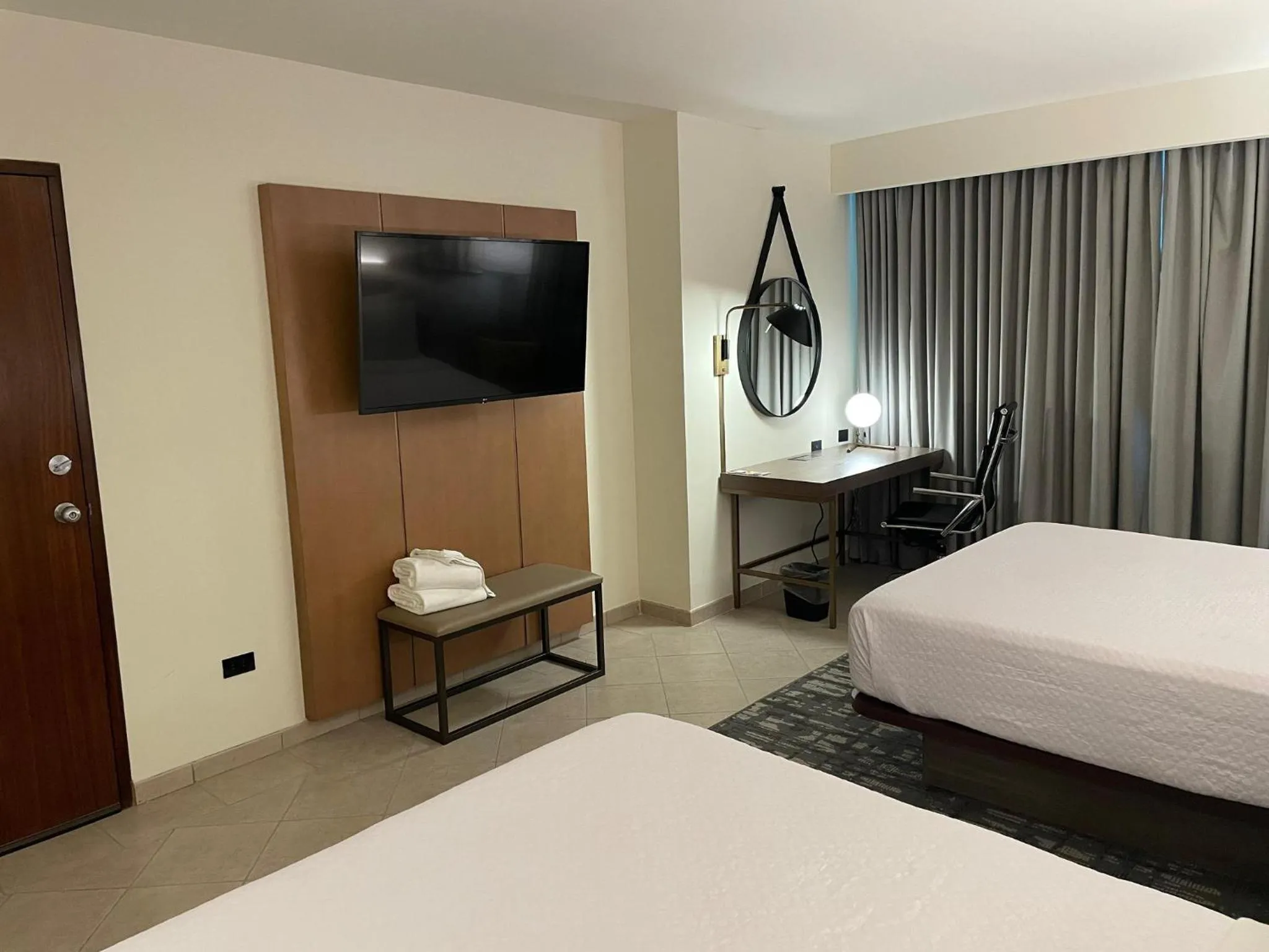 Photo of the whole room, Bed in Crowne Plaza Panama by IHG