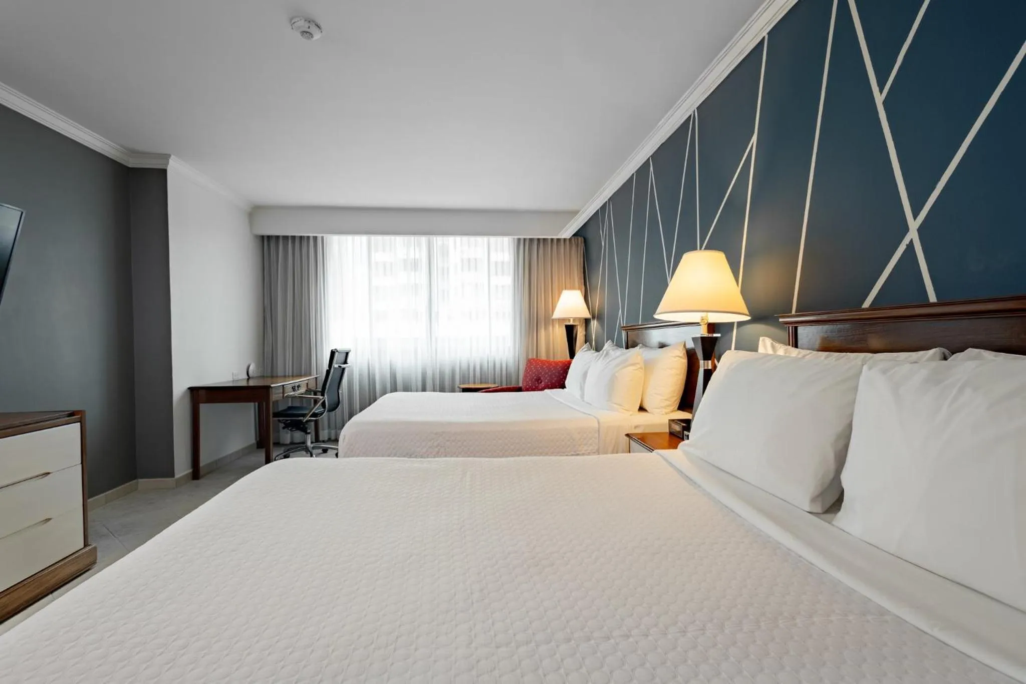 Photo of the whole room, Bed in Crowne Plaza Panama by IHG