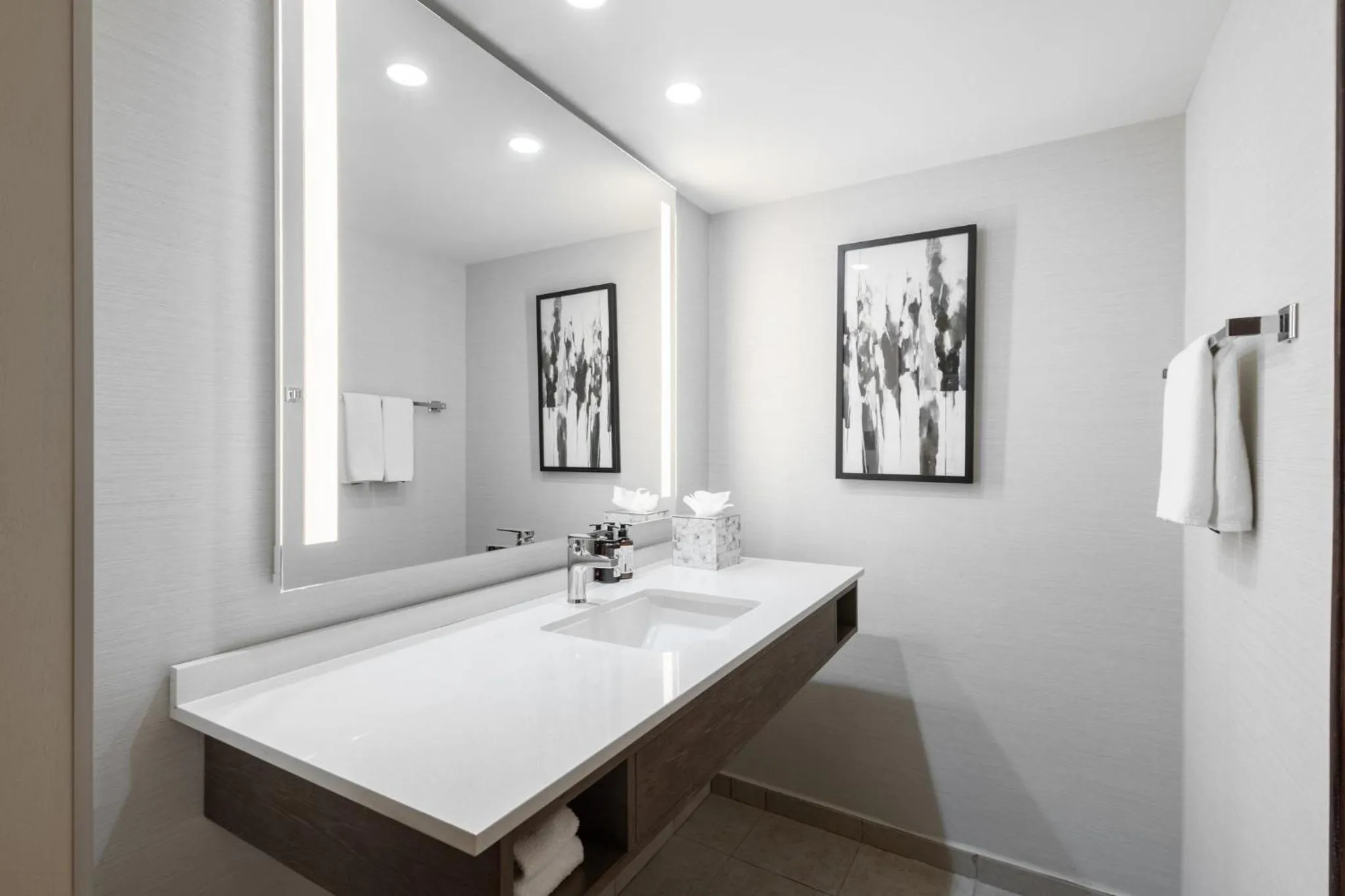 Bathroom in Crowne Plaza Panama by IHG