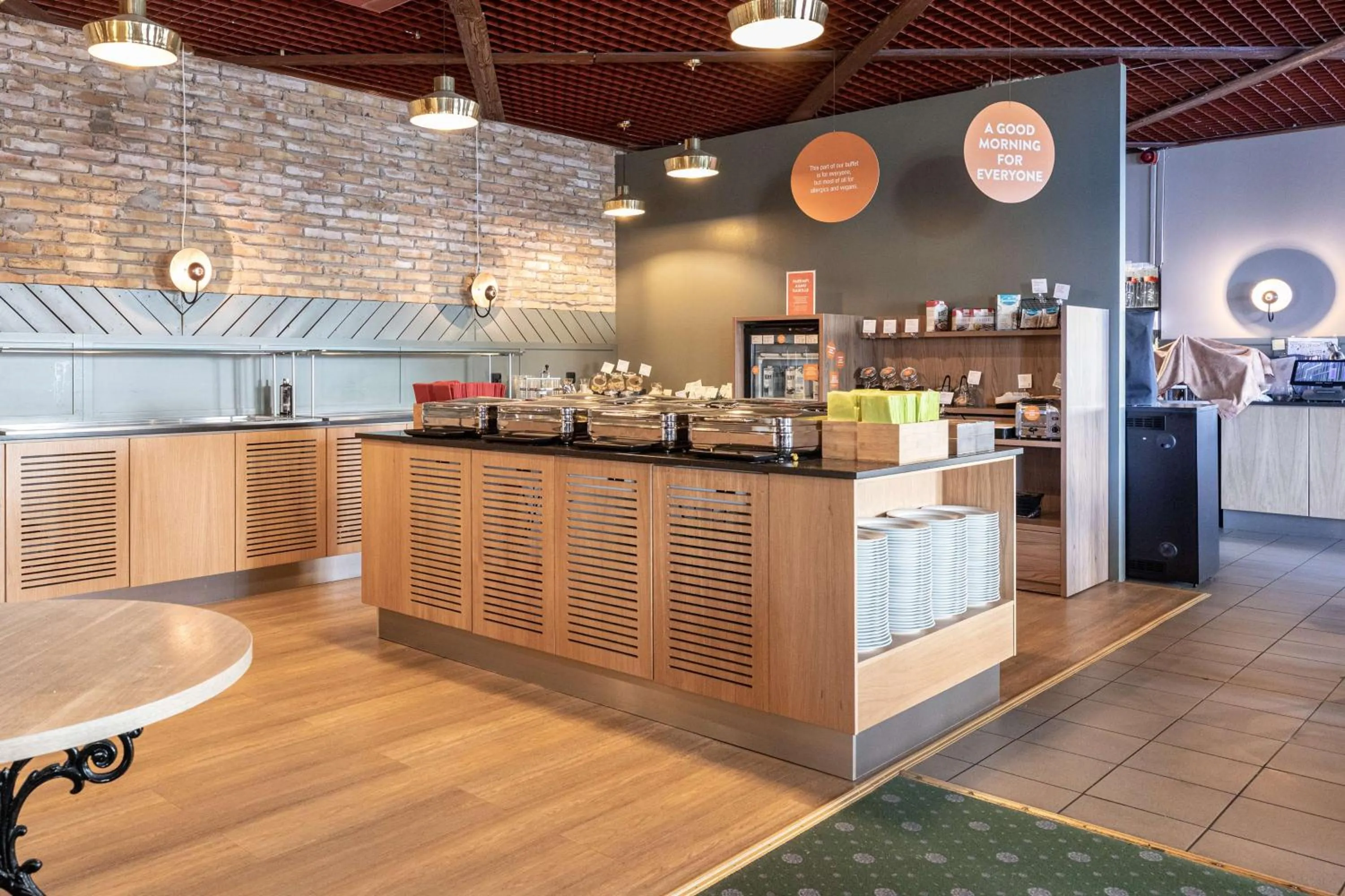 Restaurant/places to eat in Scandic Oulu Station