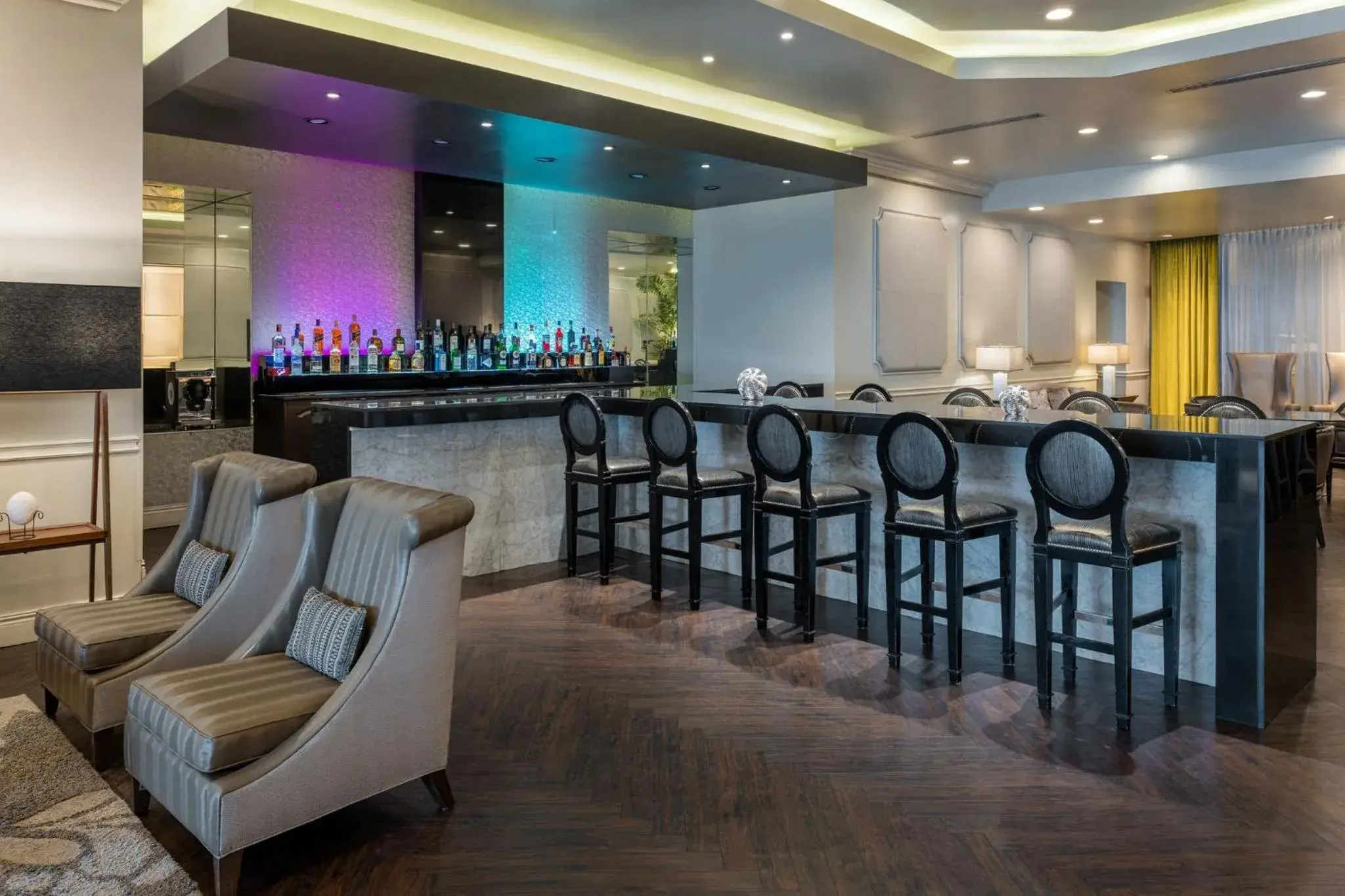 Lounge or bar in Intercontinental Miramar Panama by IHG Lounge or bar in Intercontinental Miramar Panama by IHG