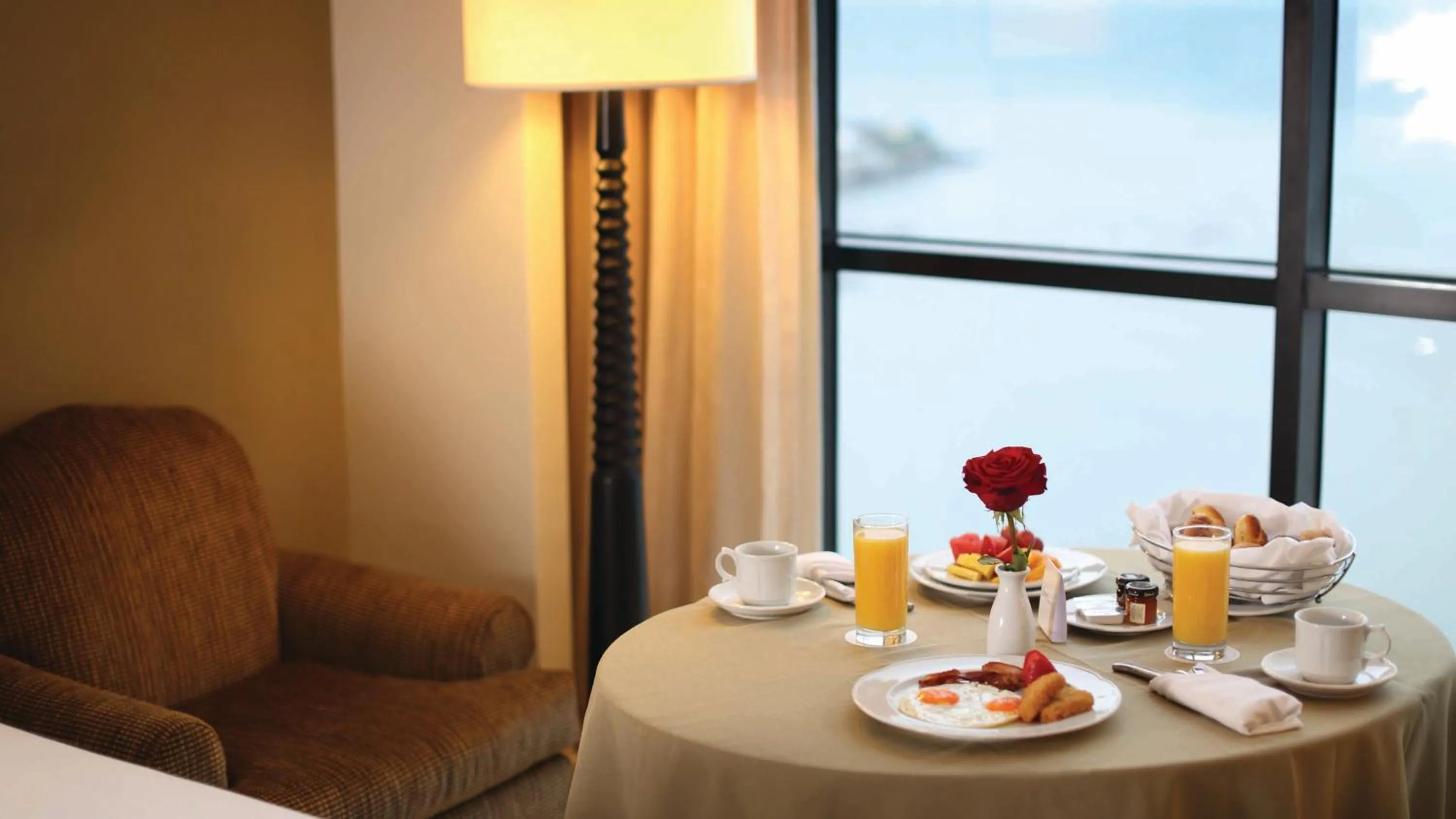 Photo of the whole room, Bed in Intercontinental Miramar Panama by IHG