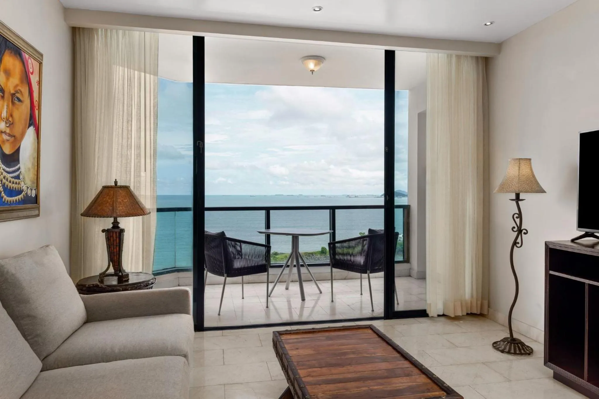 Photo of the whole room in Intercontinental Miramar Panama by IHG