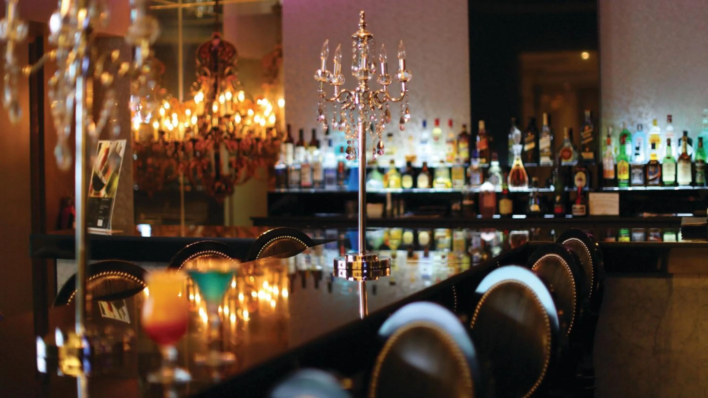 Lounge or bar in Intercontinental Miramar Panama by IHG