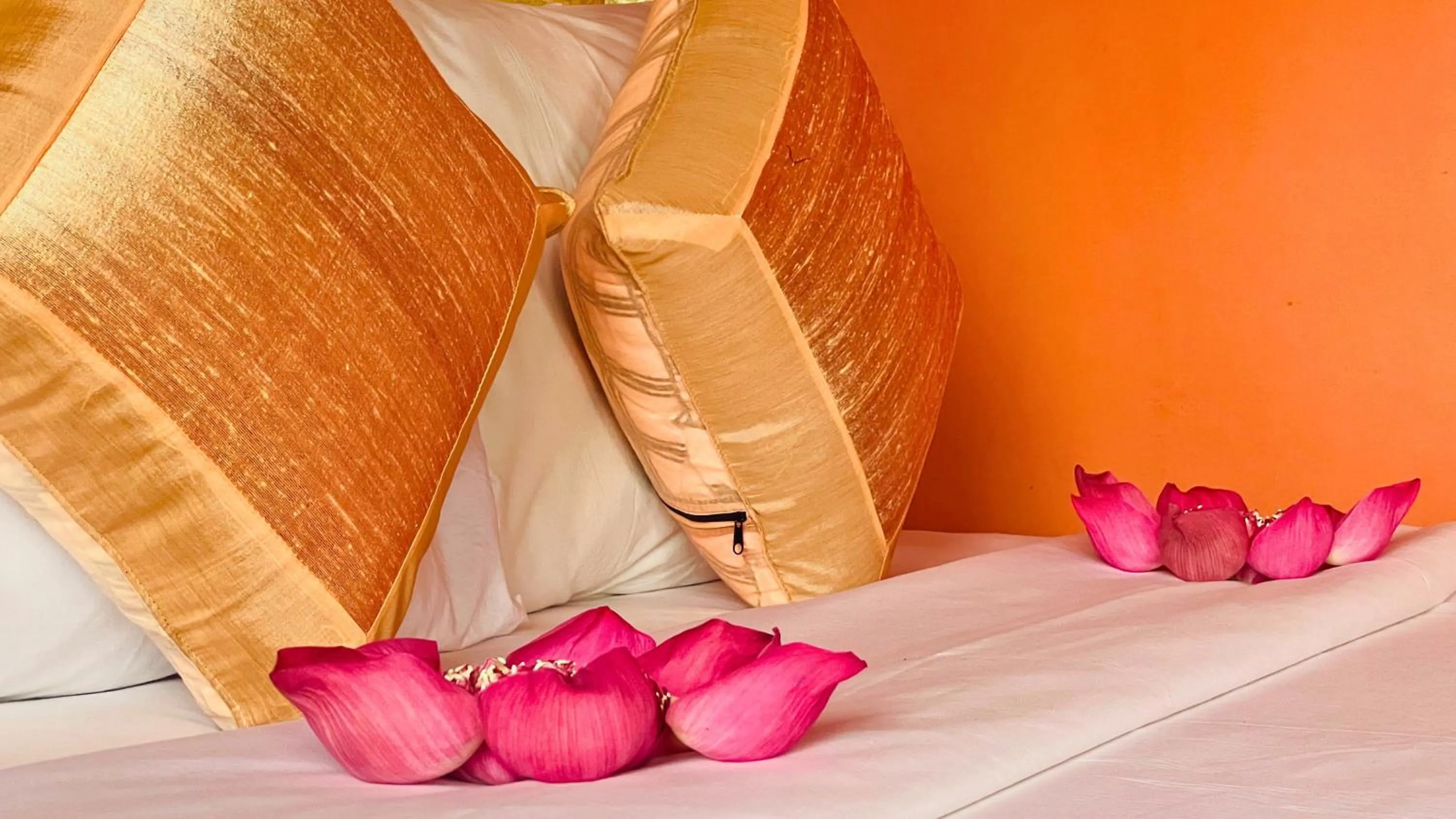 Bed in Golden Butterfly Villa