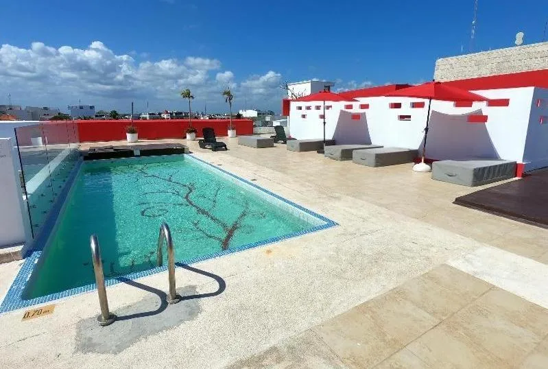 Swimming pool in In Fashion Hotel & Spa