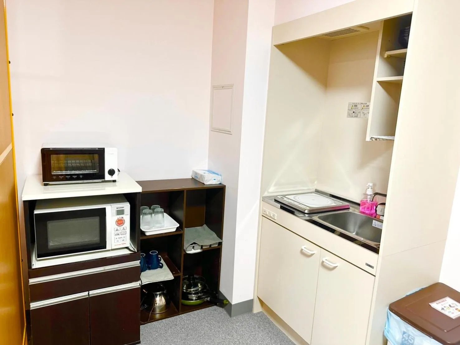 Kitchen or kitchenette in Sakura Hotel Jimbocho