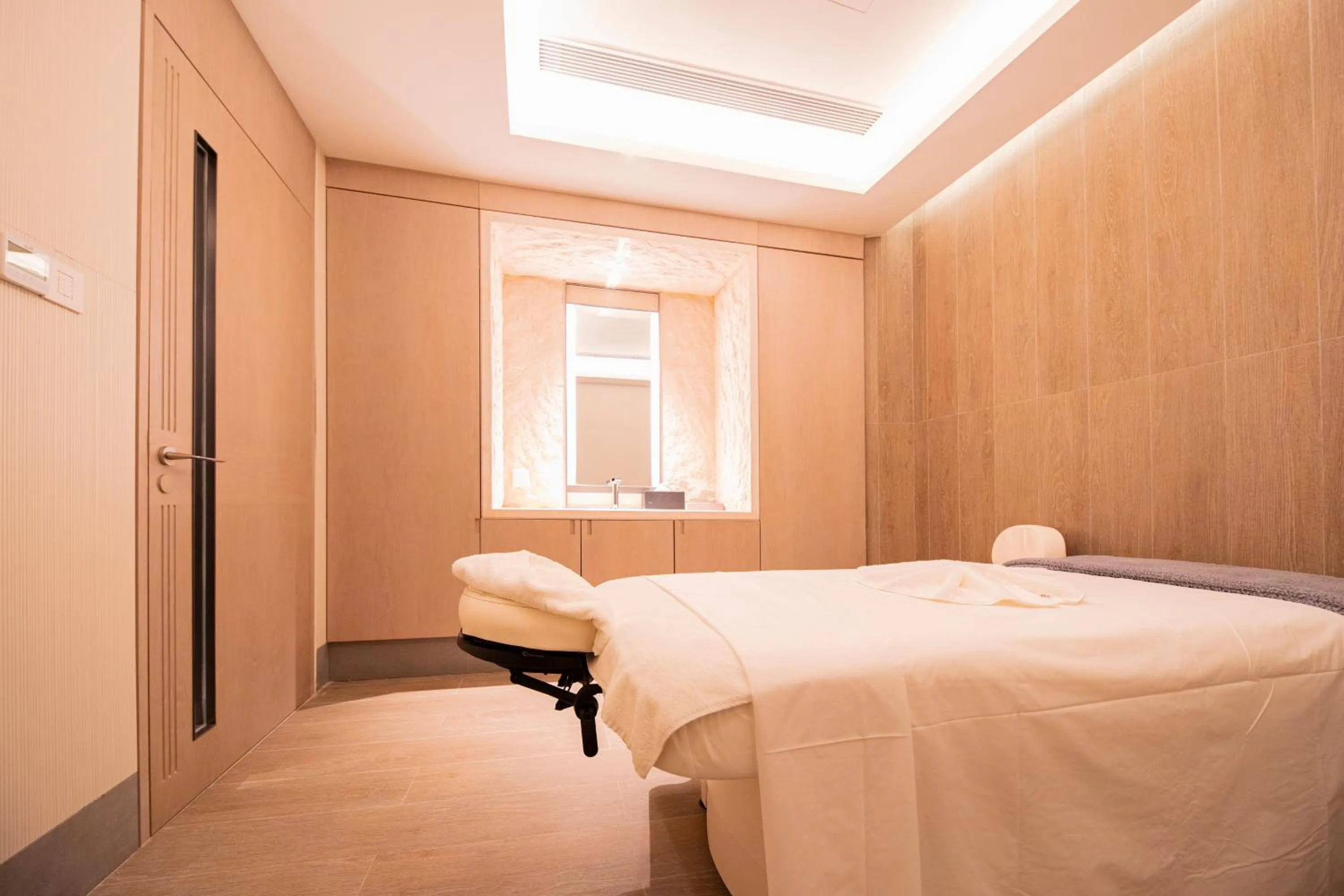 Spa and wellness centre/facilities, Bed in Grand Hyatt Beijing