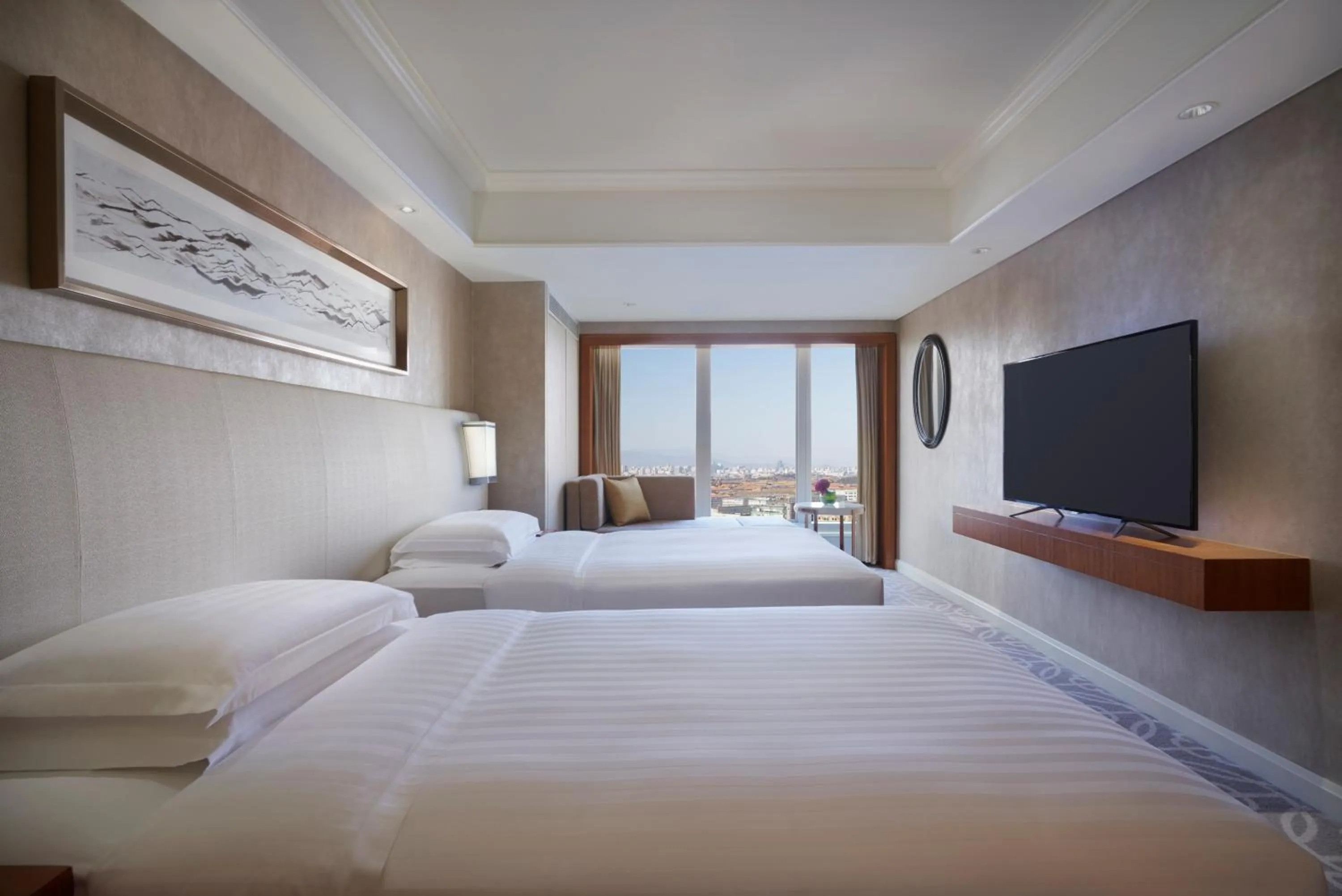 Photo of the whole room, Bed in Grand Hyatt Beijing
