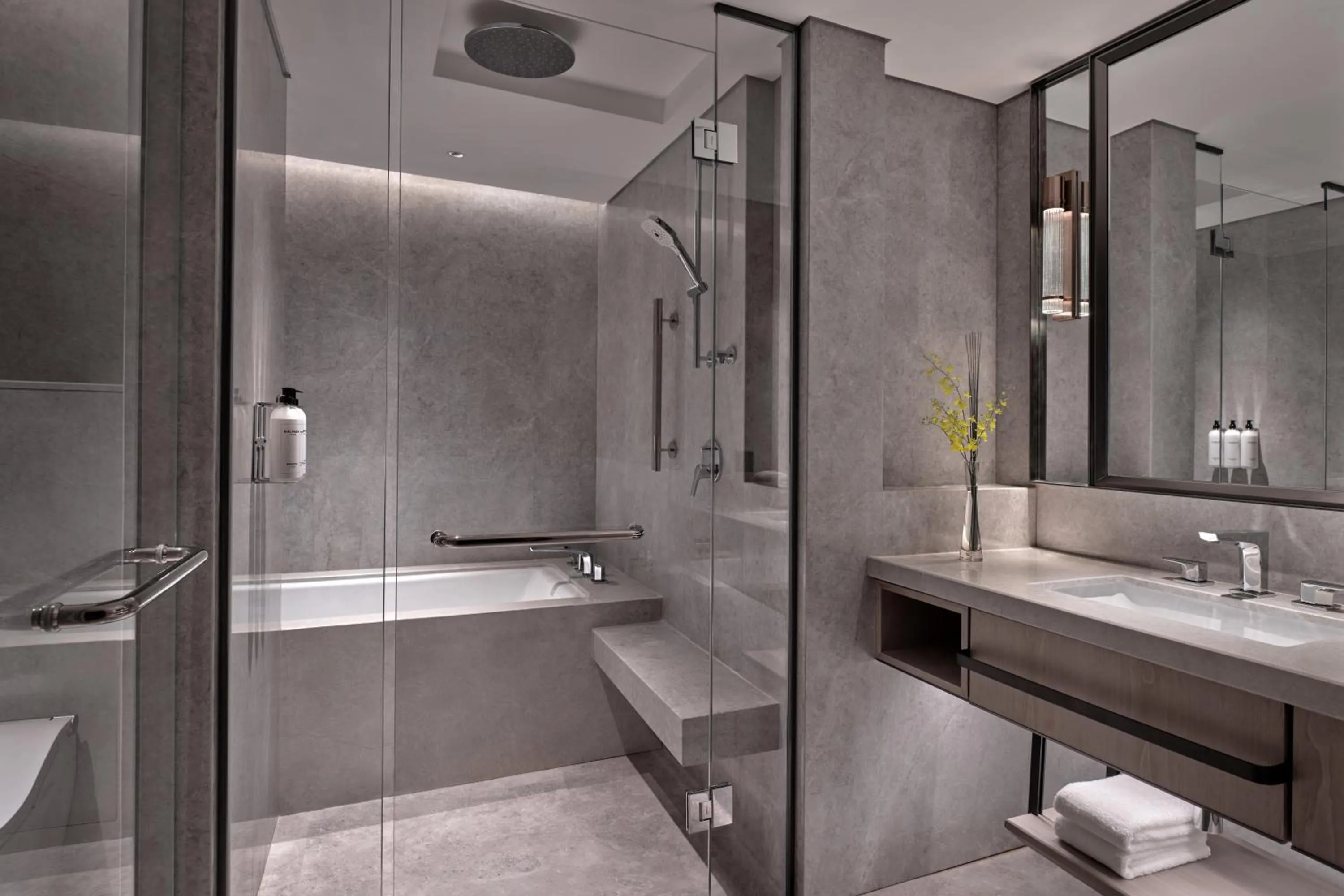 Toilet in Grand Hyatt Beijing