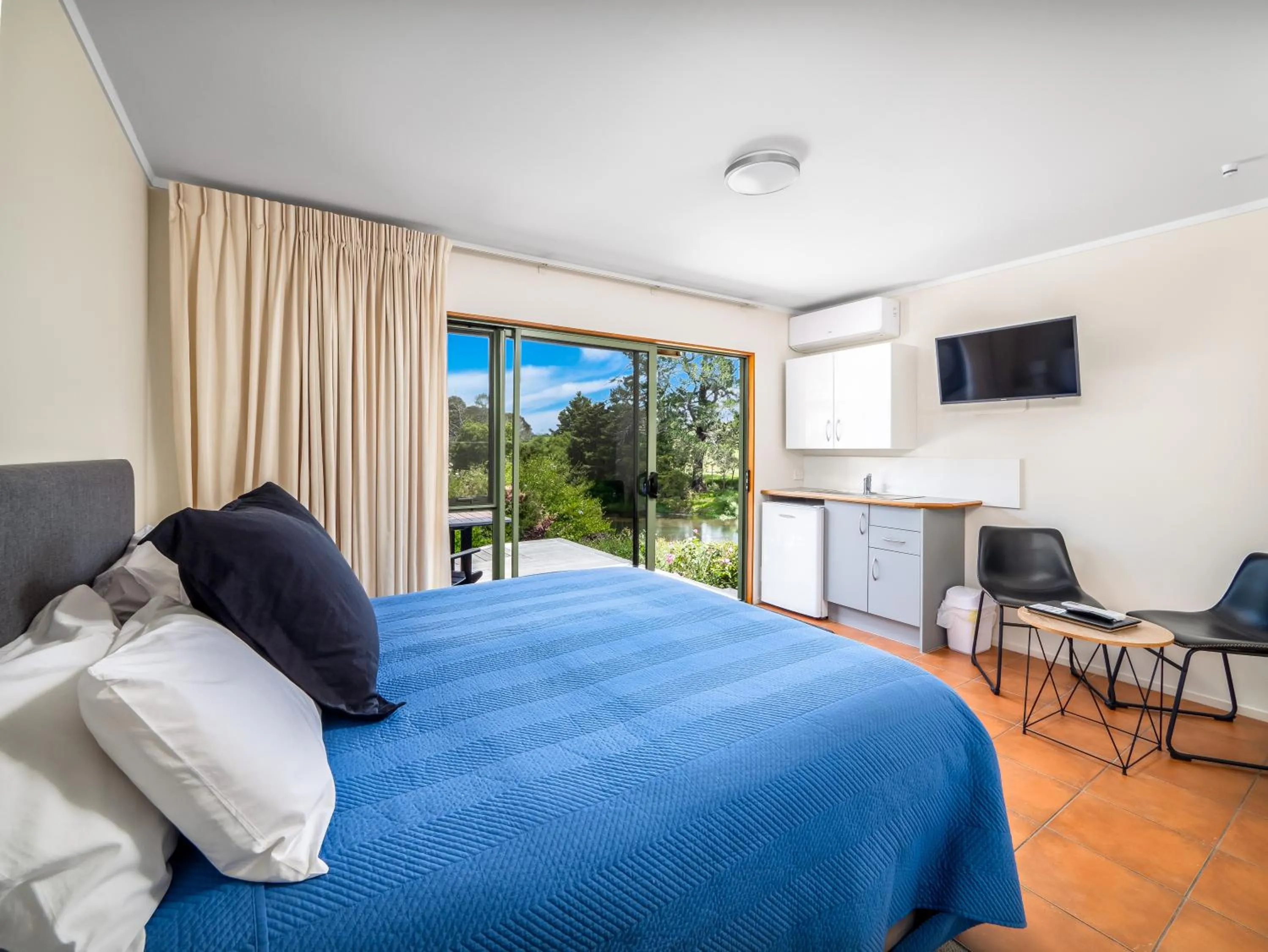 Photo of the whole room, Bed in Te Awa Lodge
