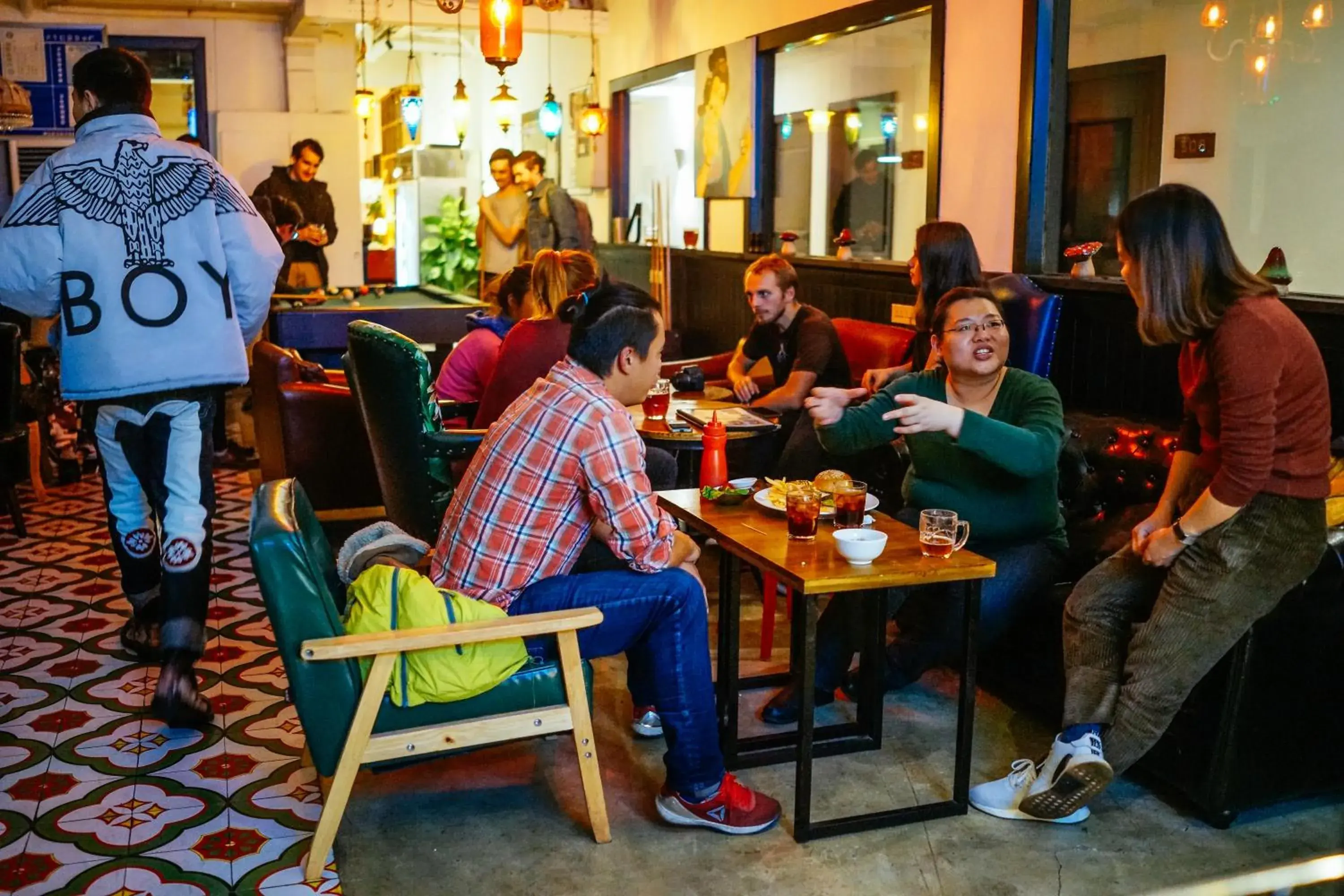 Lounge or bar in Chengdu Flipflop Hostel Poshpacker (Chunxi Road Metro Station) Lounge or bar in Chengdu Flipflop Hostel Poshpacker (Chunxi Road Metro Station)