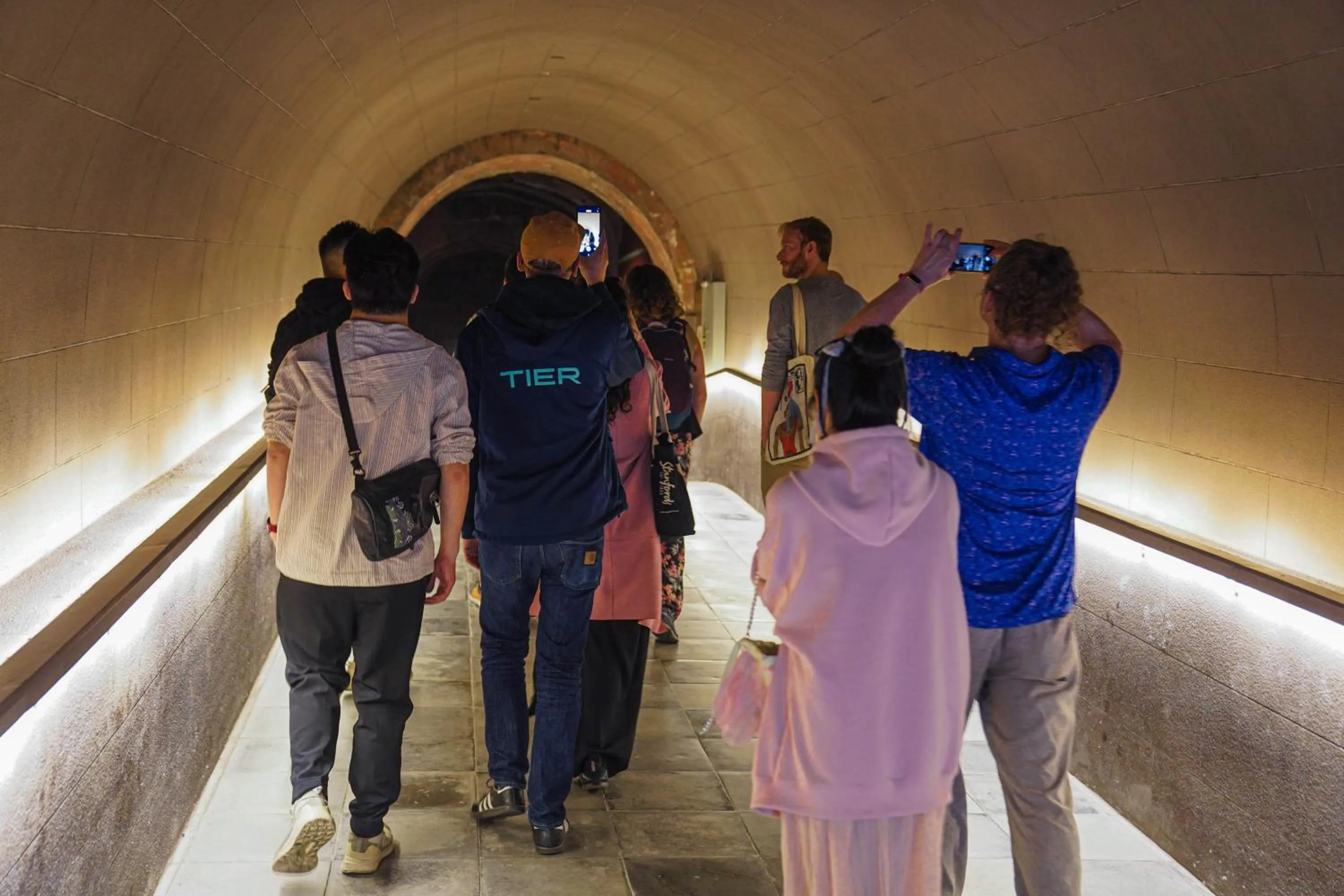 Hiking in Chengdu Flipflop Hostel Poshpacker (Chunxi Road Metro Station)