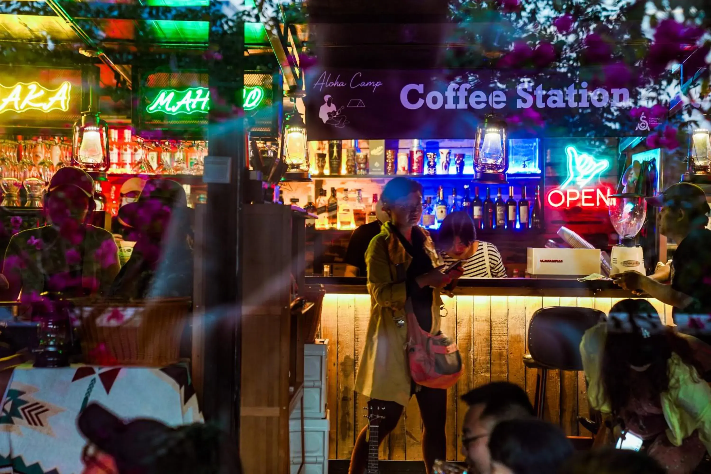 Lounge or bar in Chengdu Flipflop Hostel Poshpacker (Chunxi Road Metro Station) Lounge or bar in Chengdu Flipflop Hostel Poshpacker (Chunxi Road Metro Station)