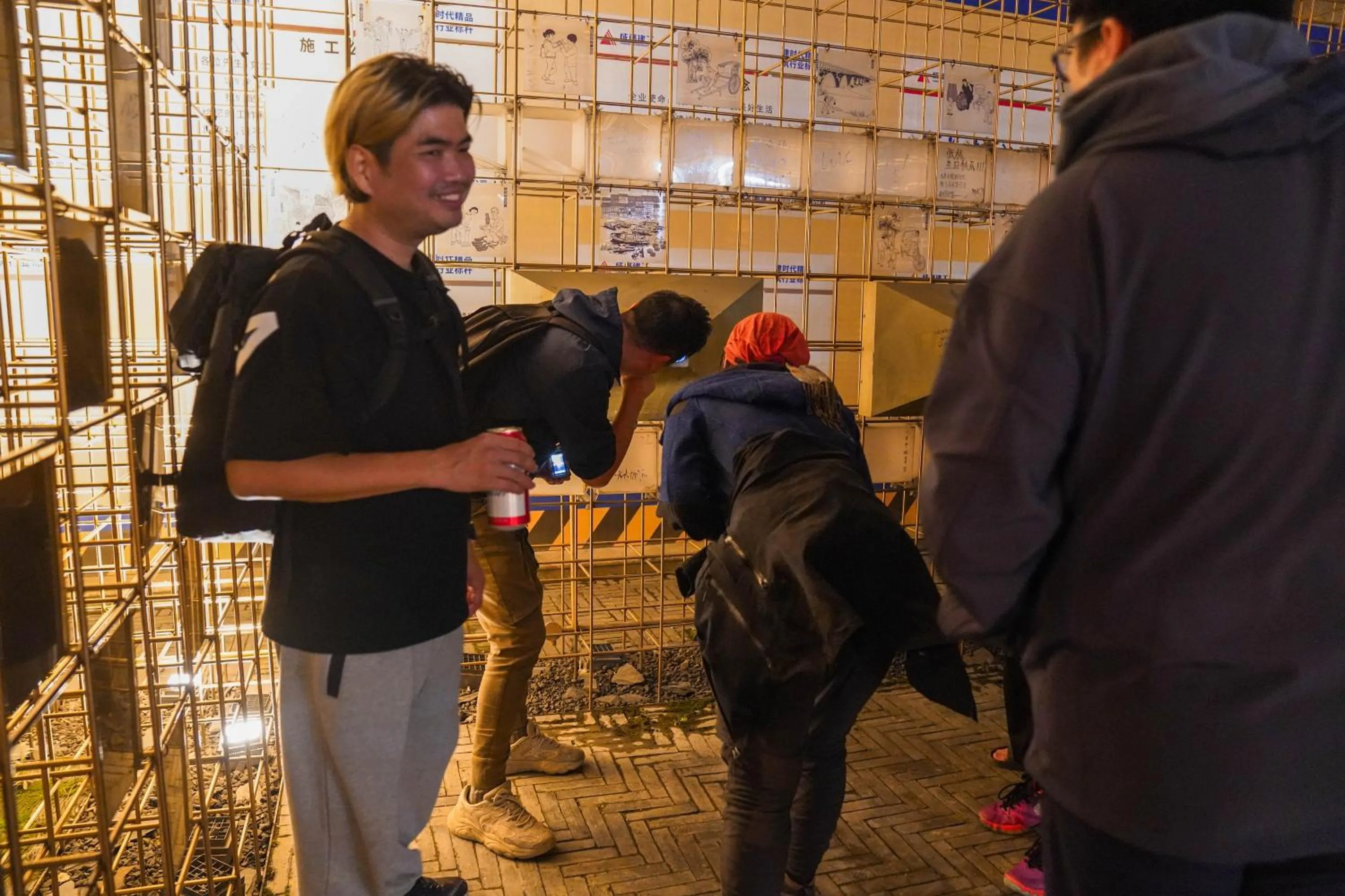 Hiking in Chengdu Flipflop Hostel Poshpacker (Chunxi Road Metro Station)