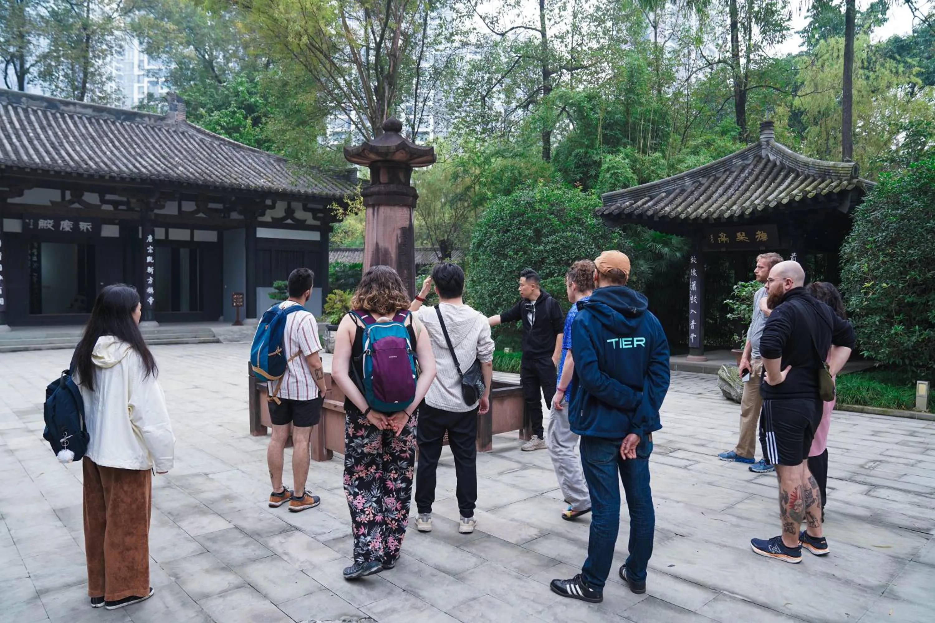 Hiking in Chengdu Flipflop Hostel Poshpacker (Chunxi Road Metro Station)