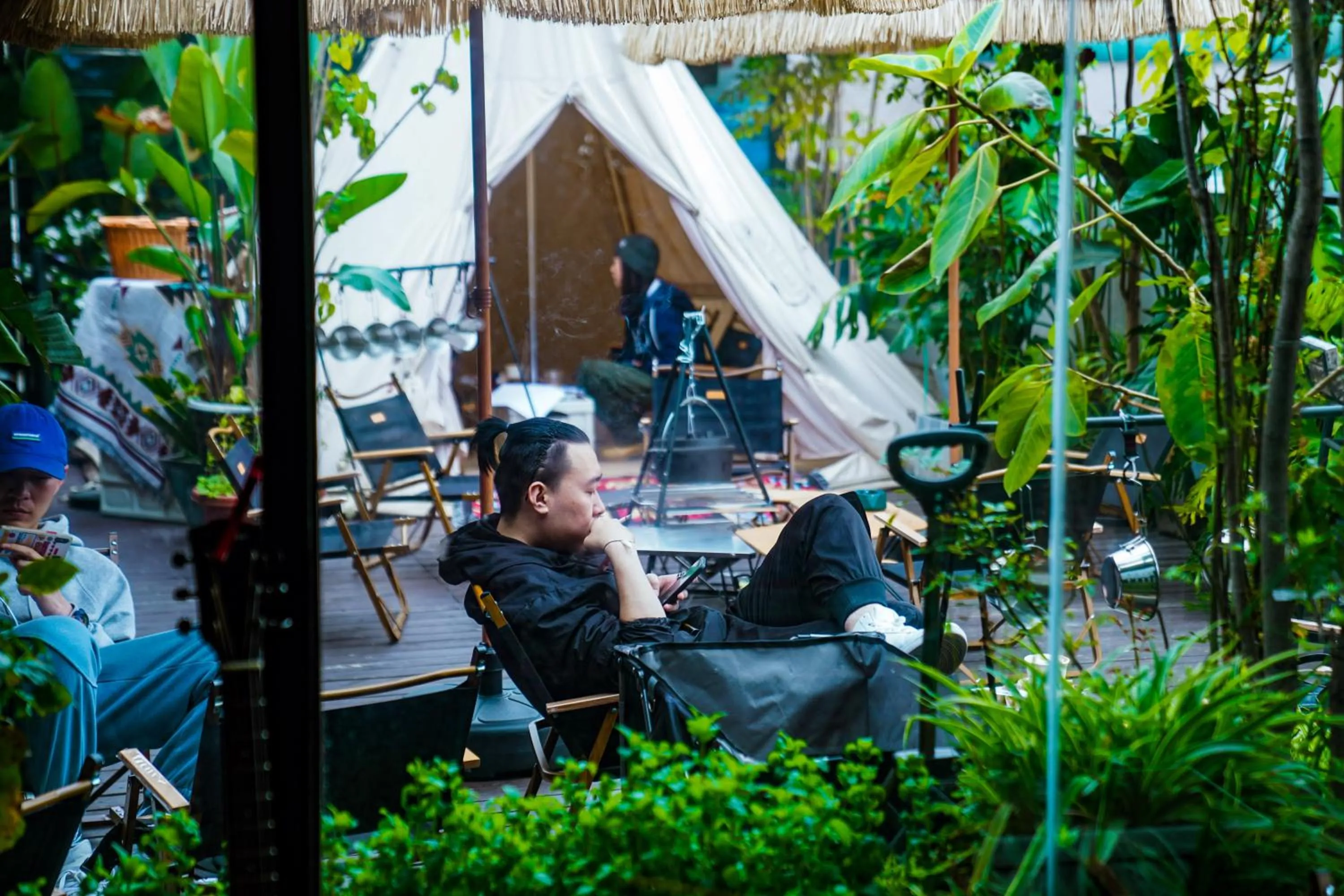 Garden in Chengdu Flipflop Hostel Poshpacker (Chunxi Road Metro Station)