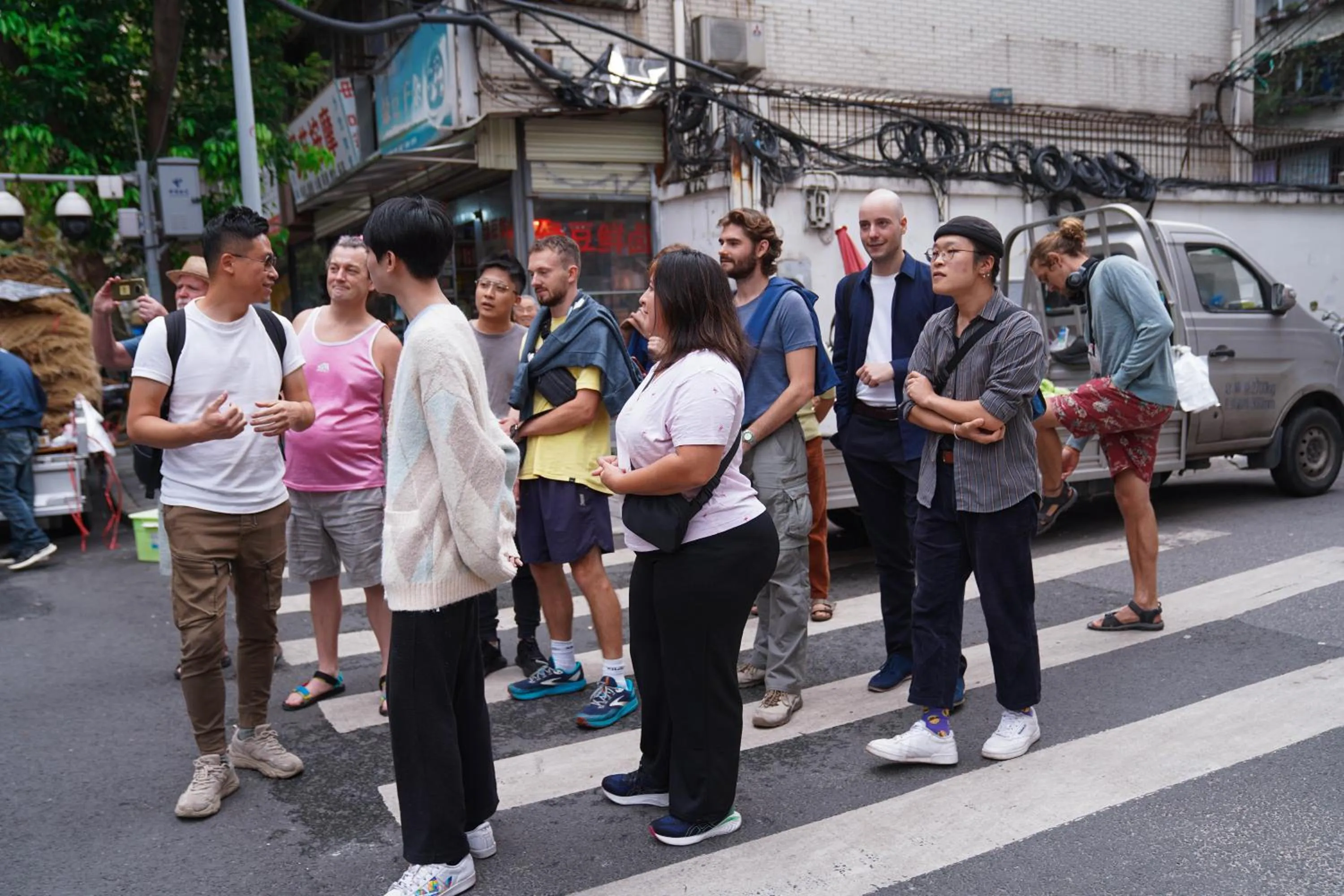 Hiking in Chengdu Flipflop Hostel Poshpacker (Chunxi Road Metro Station)