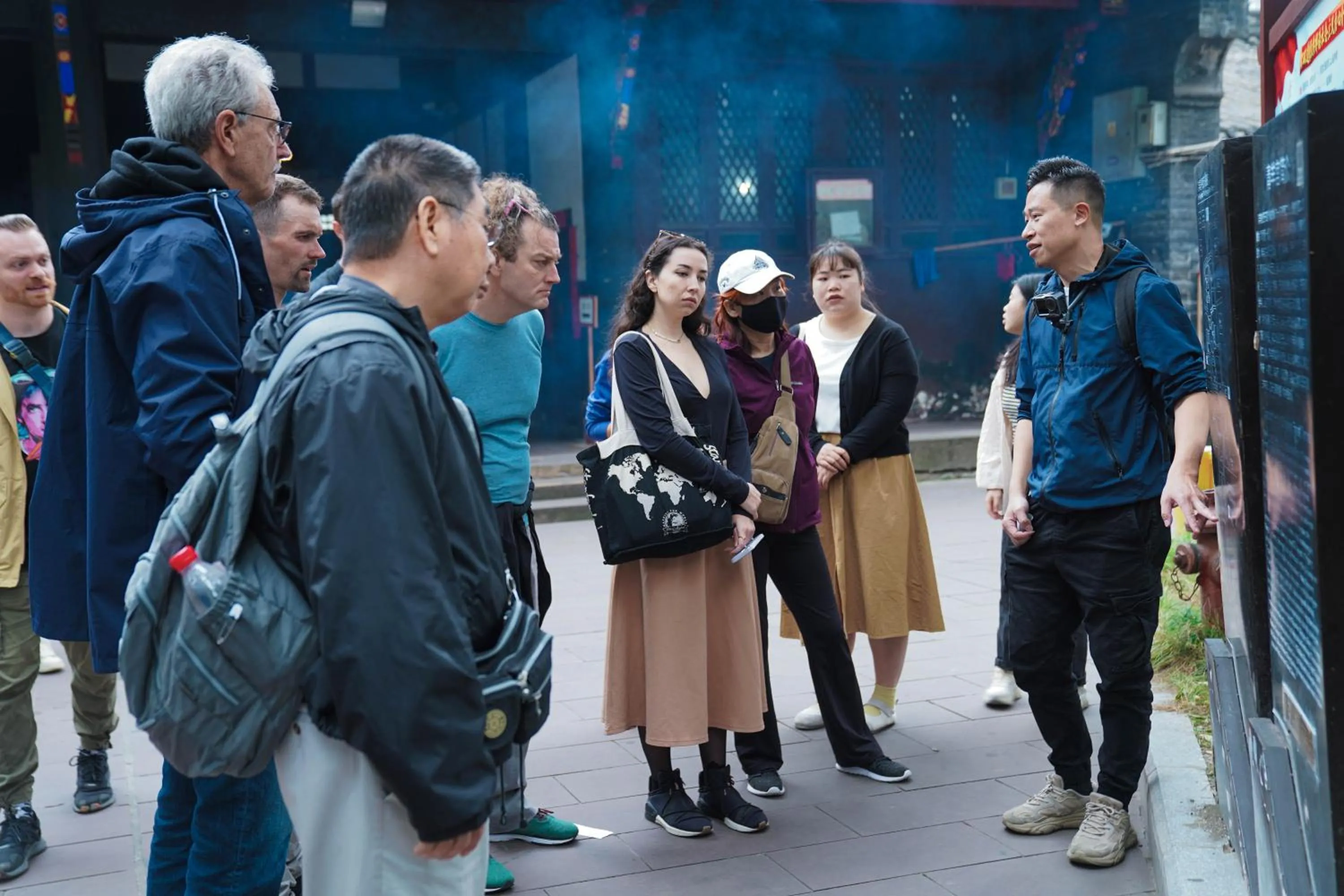 Hiking in Chengdu Flipflop Hostel Poshpacker (Chunxi Road Metro Station)