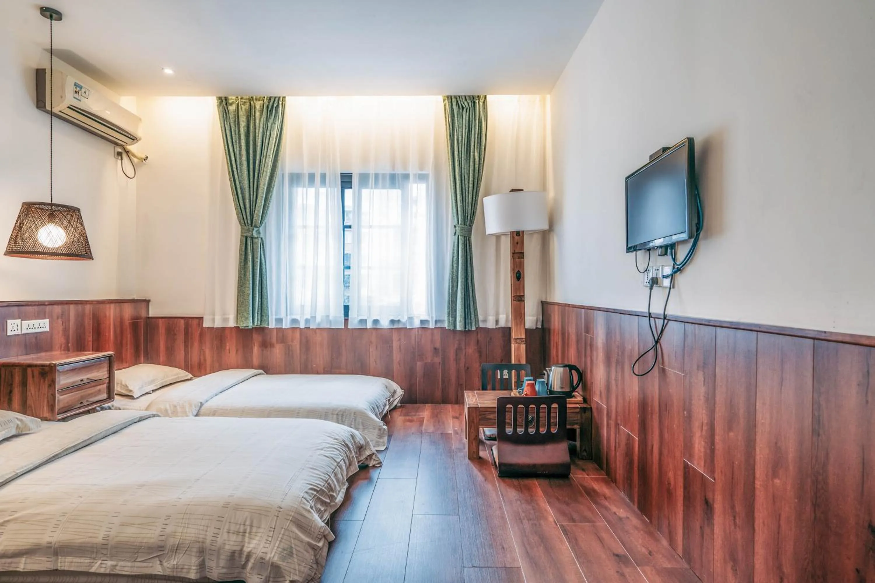 Photo of the whole room, Bed in Chengdu Flipflop Hostel Poshpacker (Chunxi Road Metro Station)