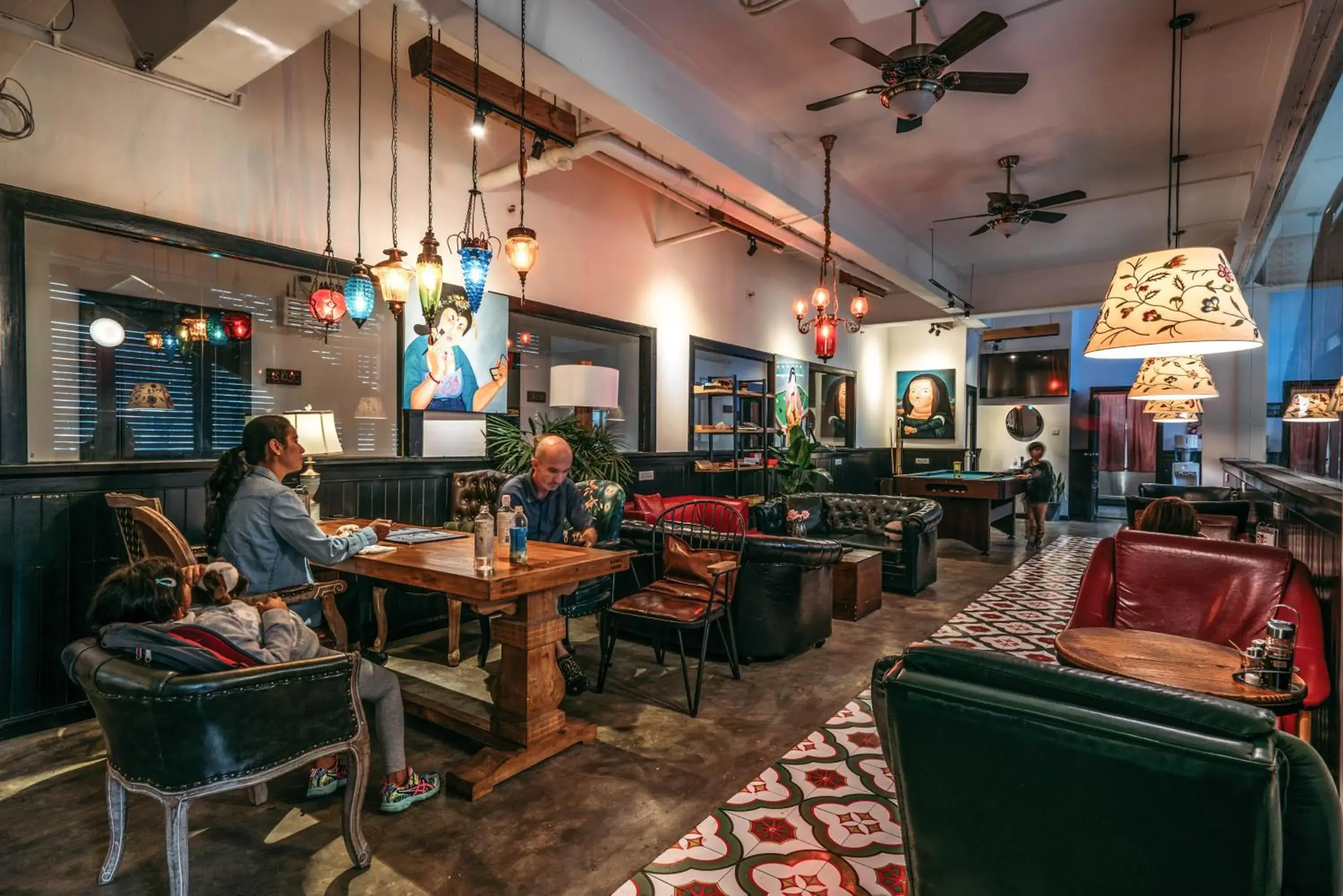 Lounge or bar in Chengdu Flipflop Hostel Poshpacker (Chunxi Road Metro Station) Lounge or bar in Chengdu Flipflop Hostel Poshpacker (Chunxi Road Metro Station)