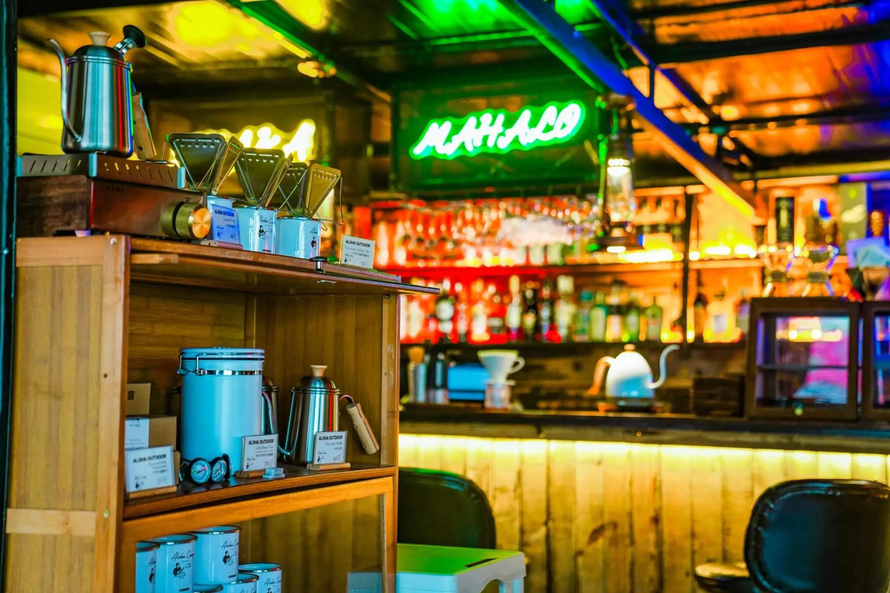 Lounge or bar in Chengdu Flipflop Hostel Poshpacker (Chunxi Road Metro Station) Lounge or bar in Chengdu Flipflop Hostel Poshpacker (Chunxi Road Metro Station)