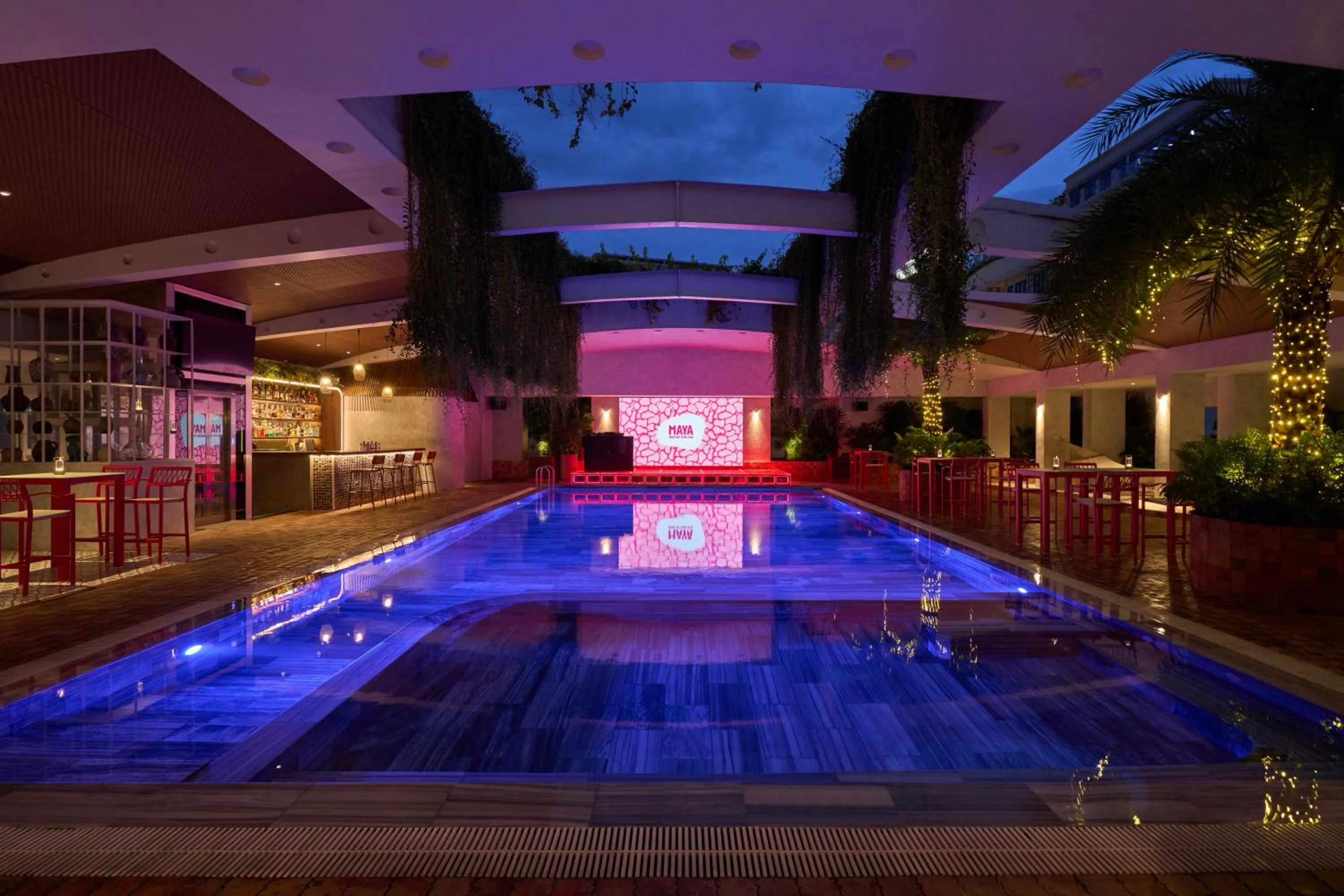 Lounge or bar in Silverland Mây Hotel