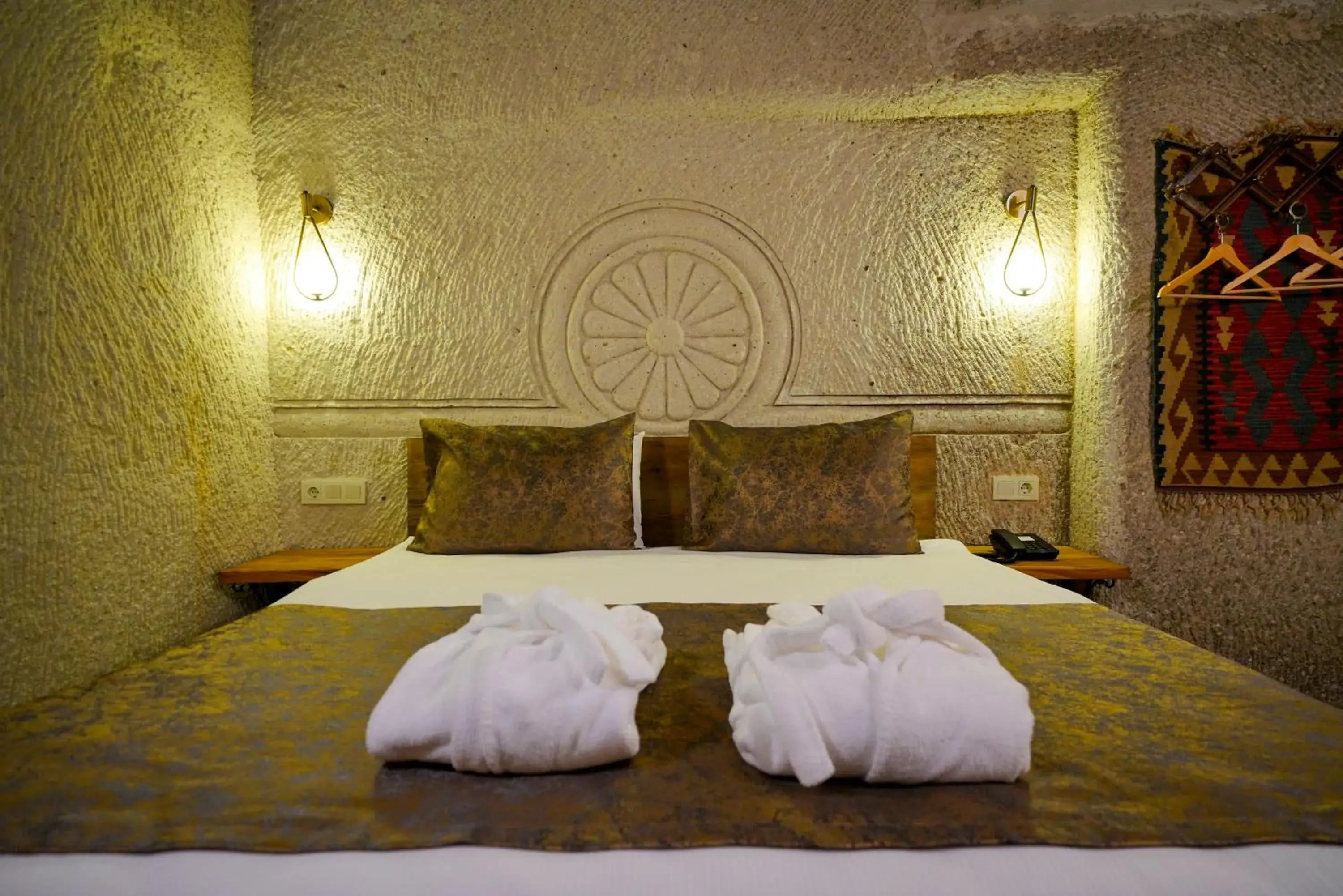 Bed in Cave Hotel Saksagan Bed in Cave Hotel Saksagan