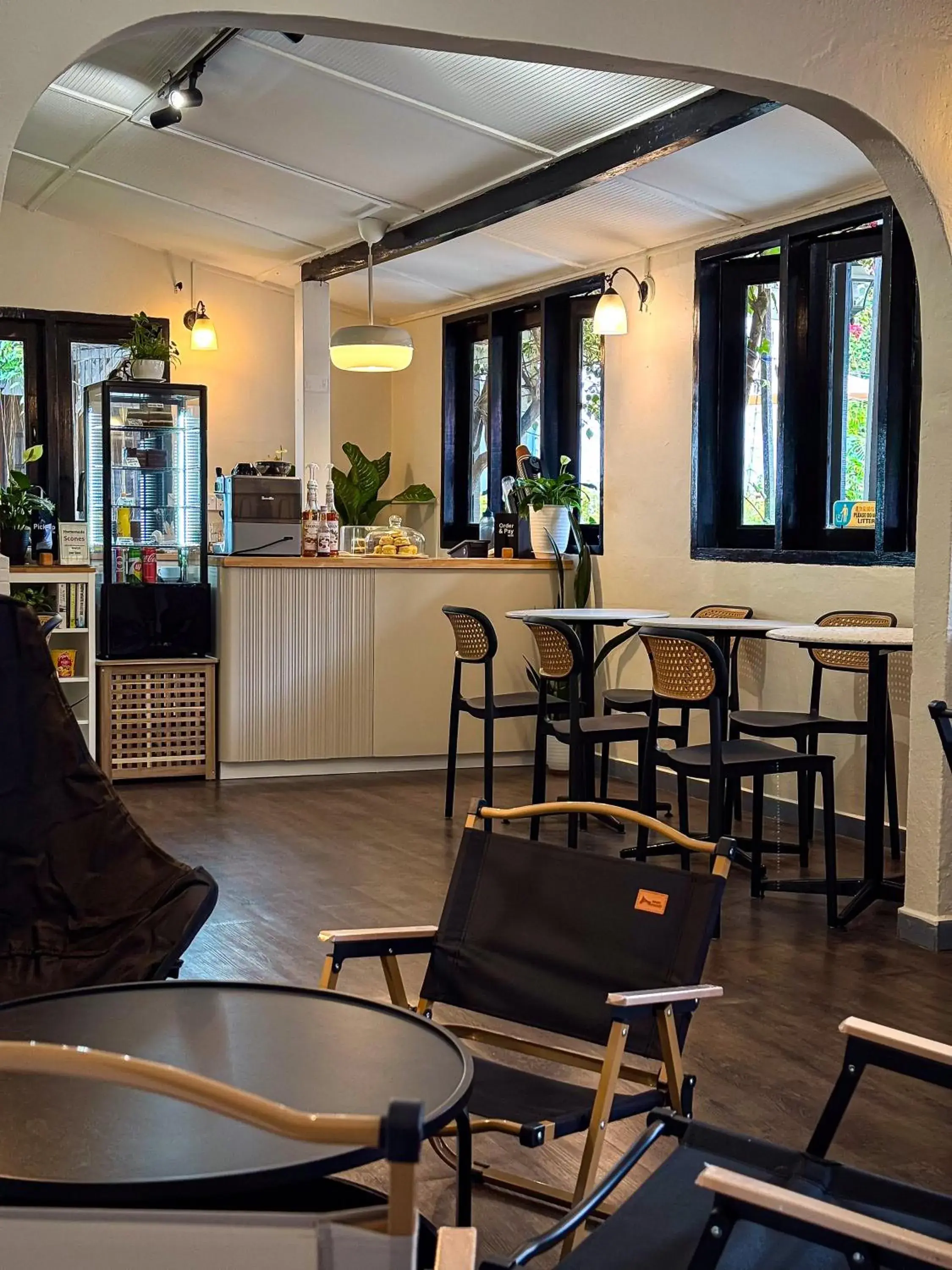 Restaurant/places to eat in Cameronian Inn Restaurant/places to eat in Cameronian Inn