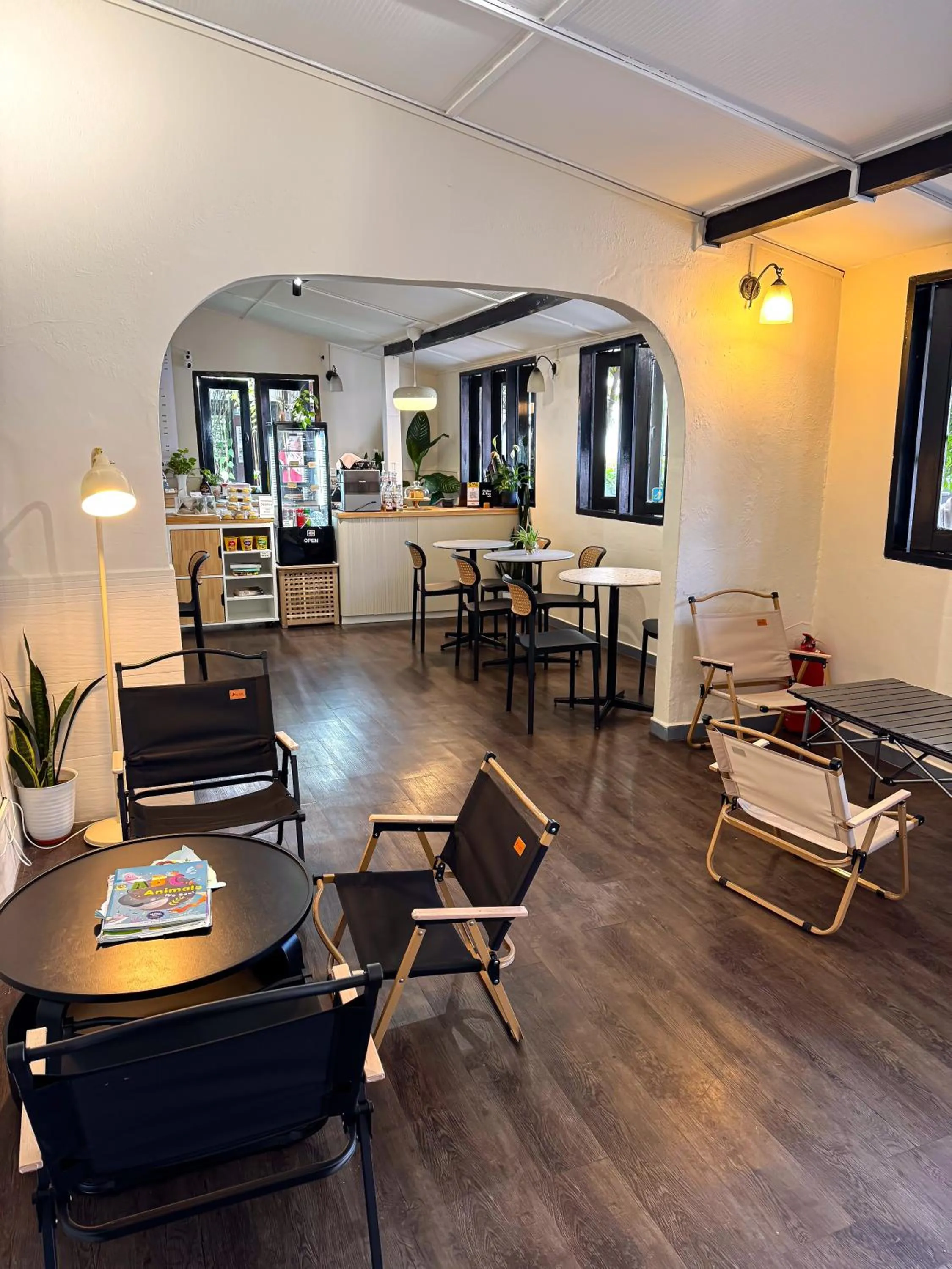 Restaurant/places to eat in Cameronian Inn