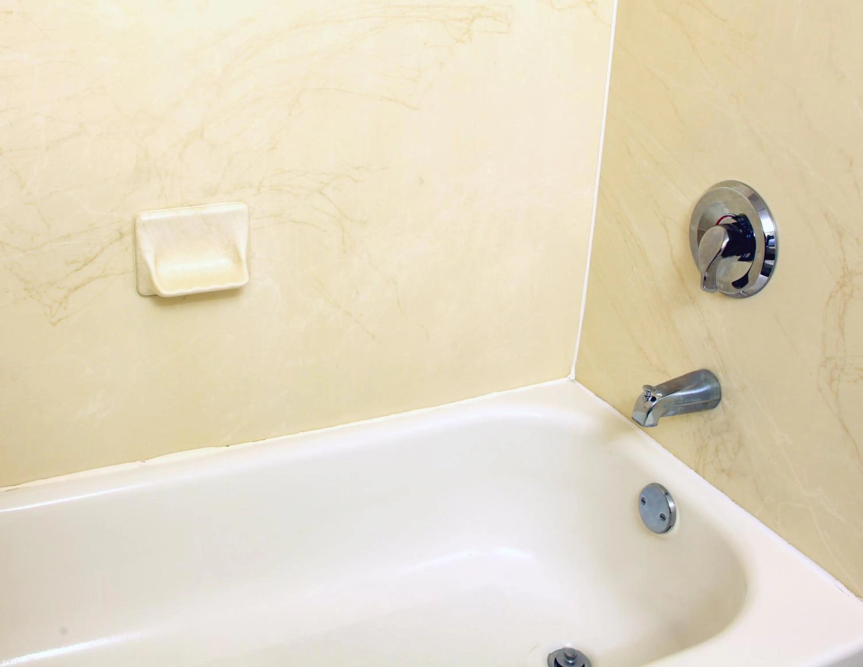 Hot Tub in The Conwell Inn