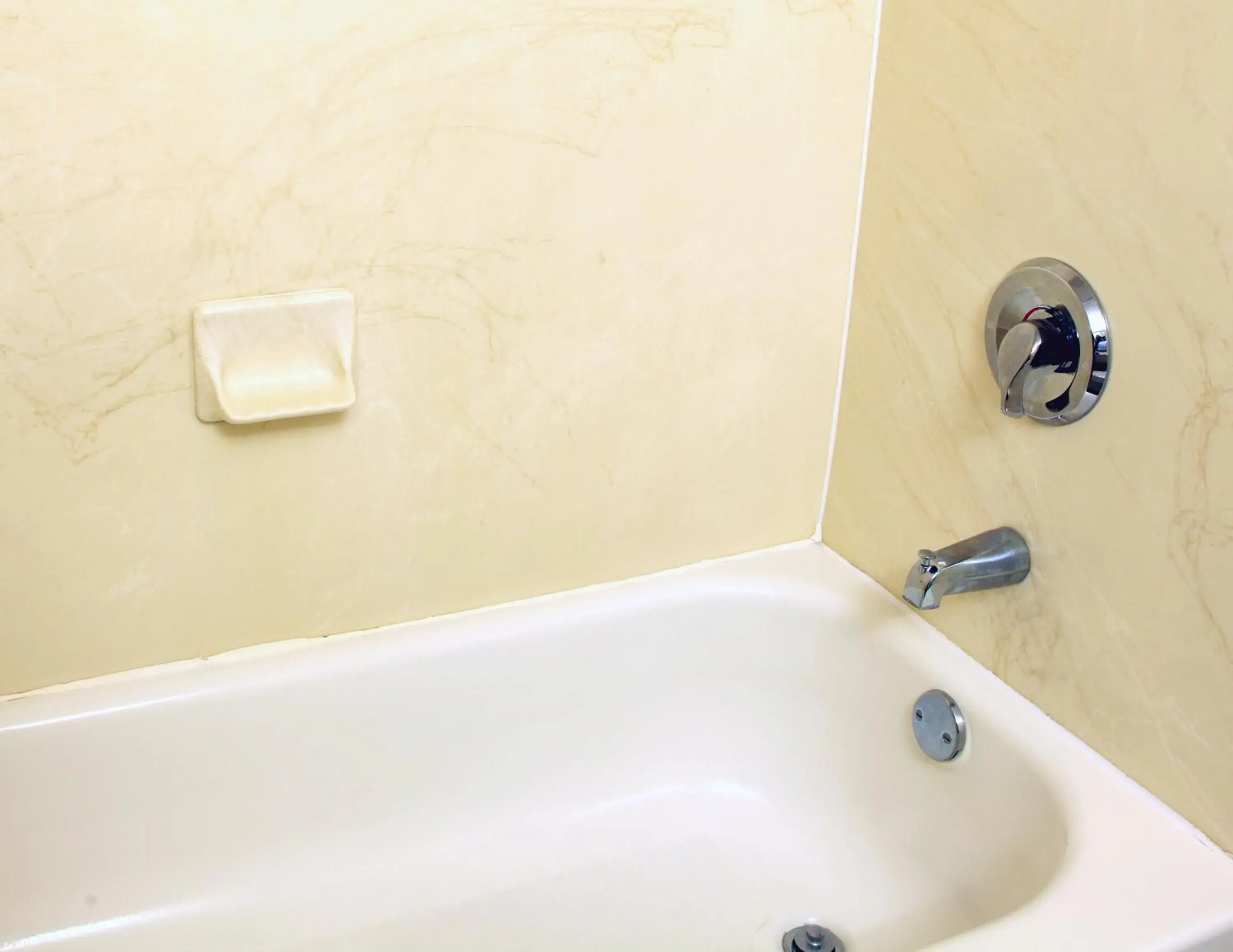 Hot Tub in The Conwell Inn Hot Tub in The Conwell Inn