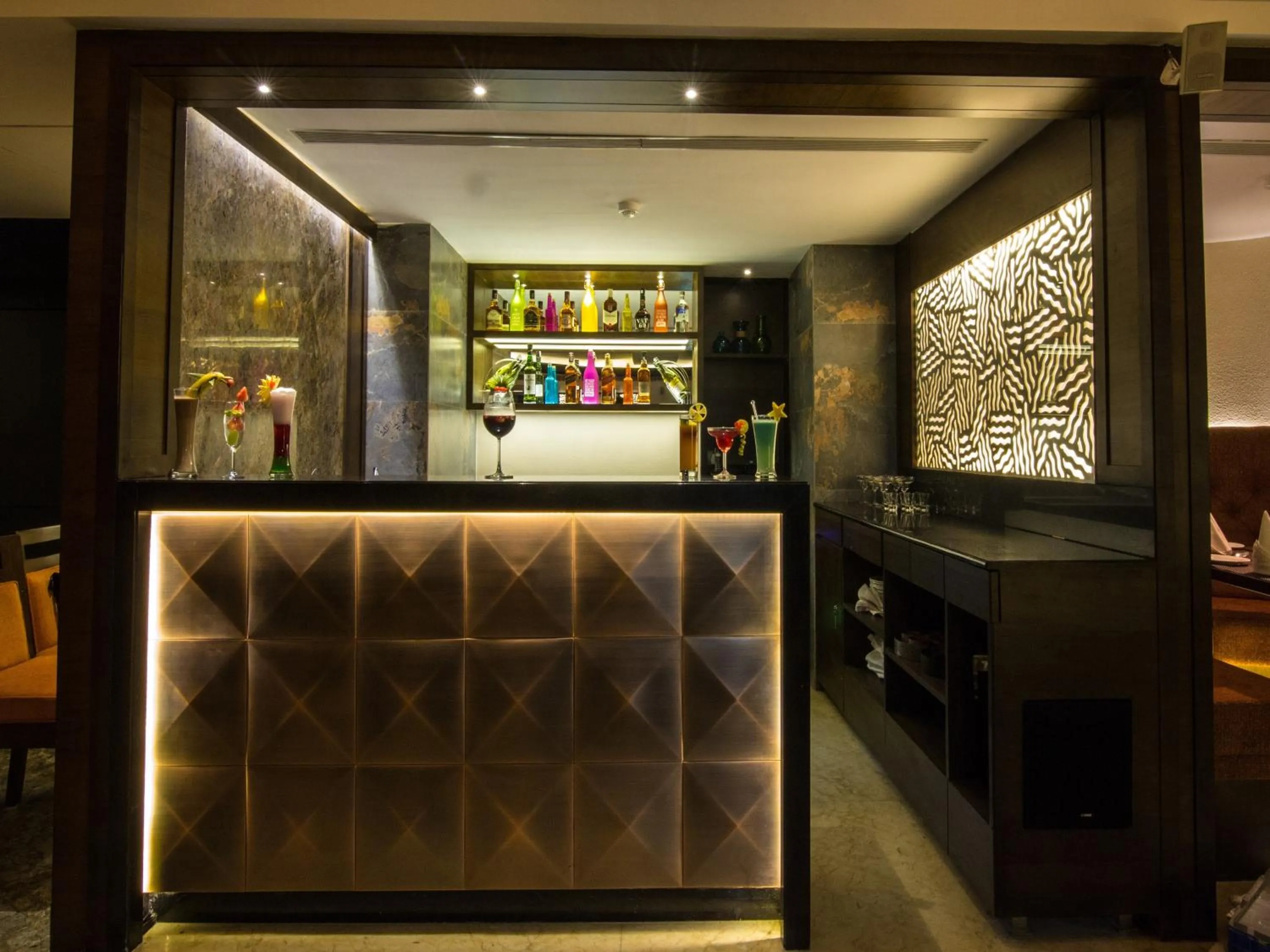 Lounge or bar in The Sonnet Jamshedpur