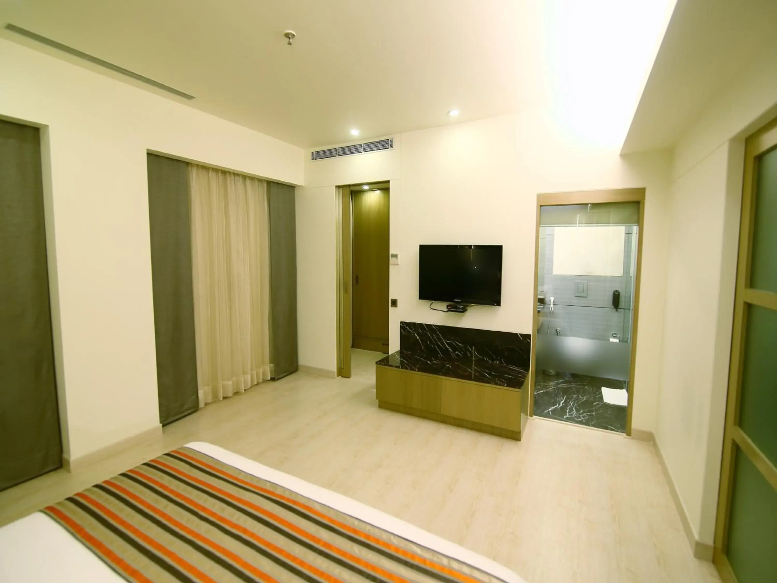 TV and multimedia, Bed in The Sonnet Jamshedpur TV and multimedia, Bed in The Sonnet Jamshedpur