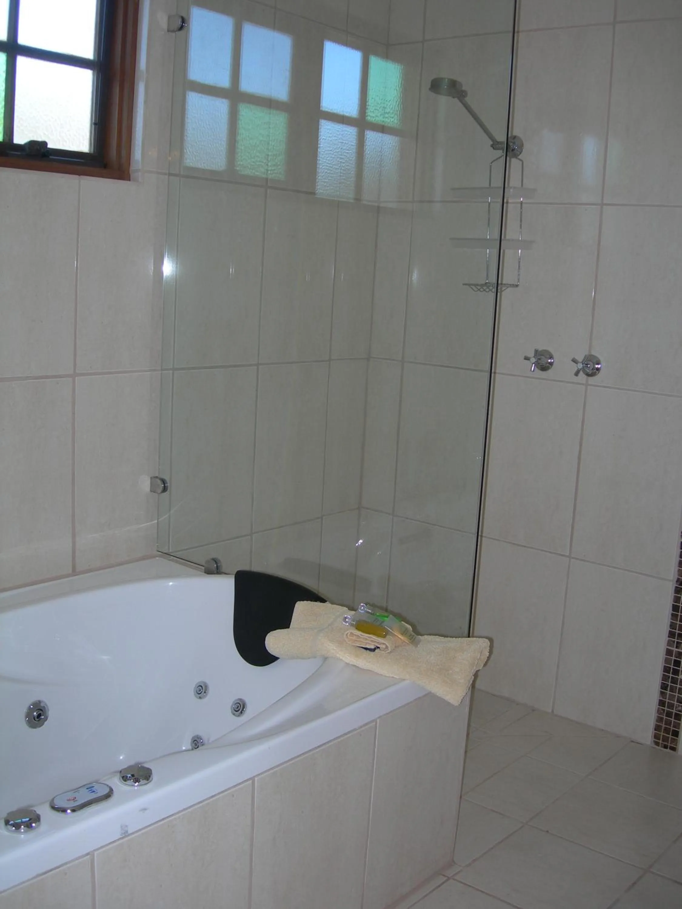 Bathroom in Platypus Park Country Retreat