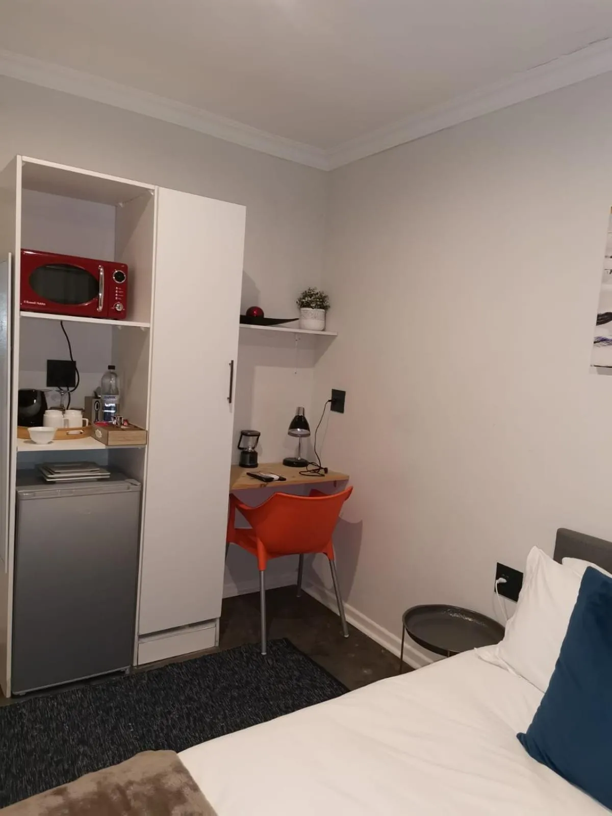 Bed in Hillsview, Roodepoort