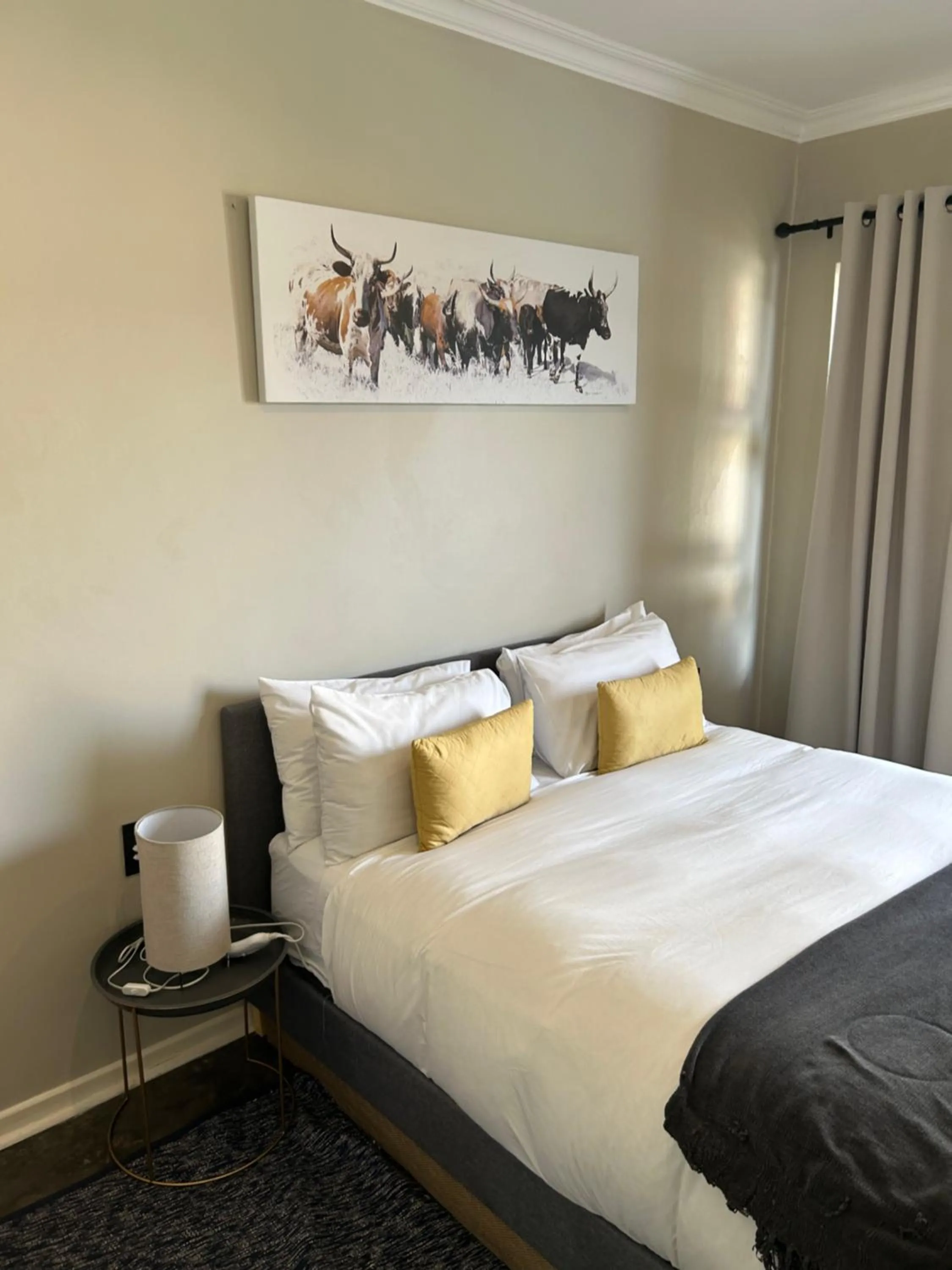 Bed in Hillsview, Roodepoort