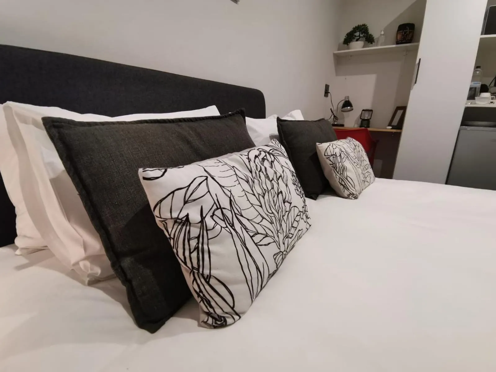 Bed in Hillsview, Roodepoort