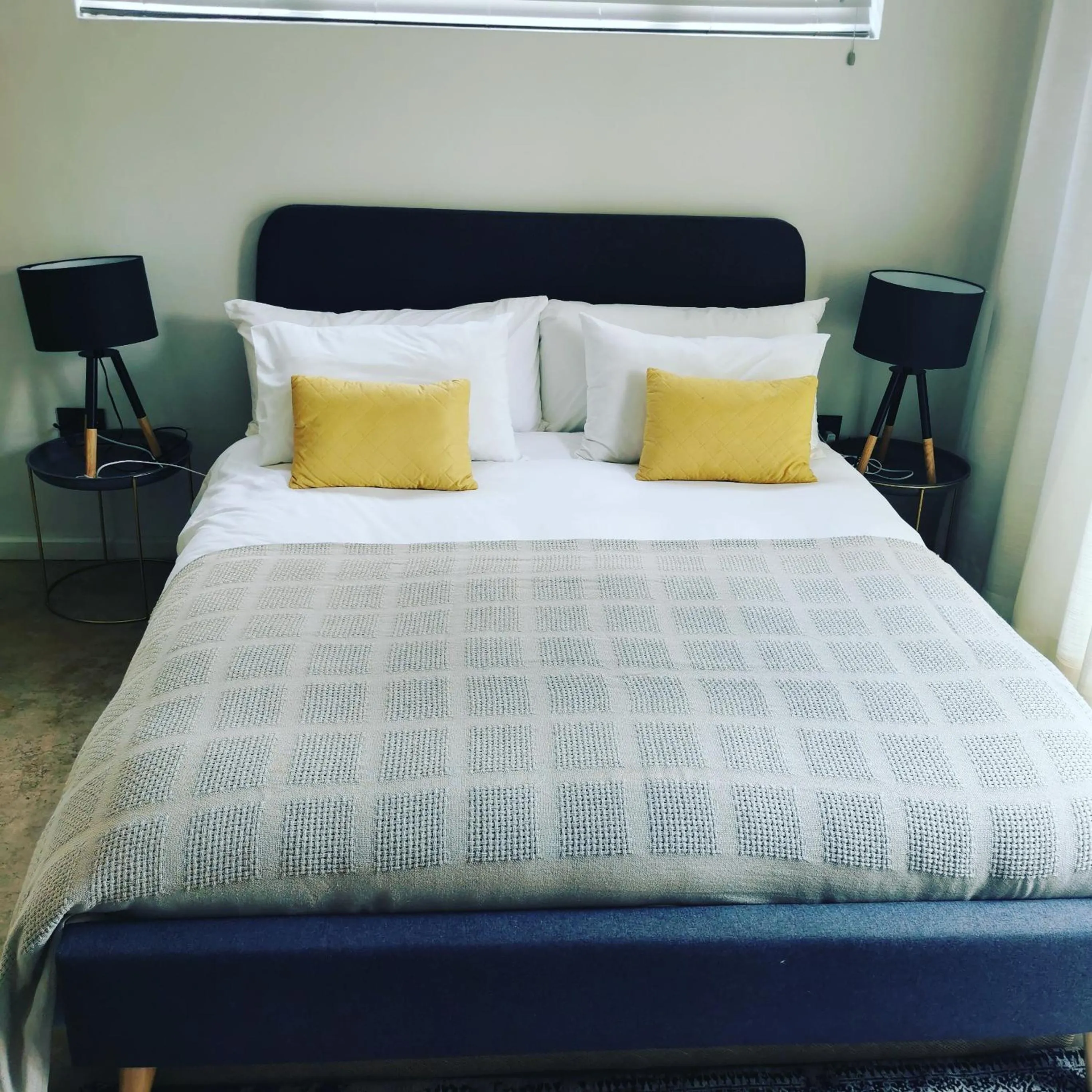 Bed in Hillsview, Roodepoort