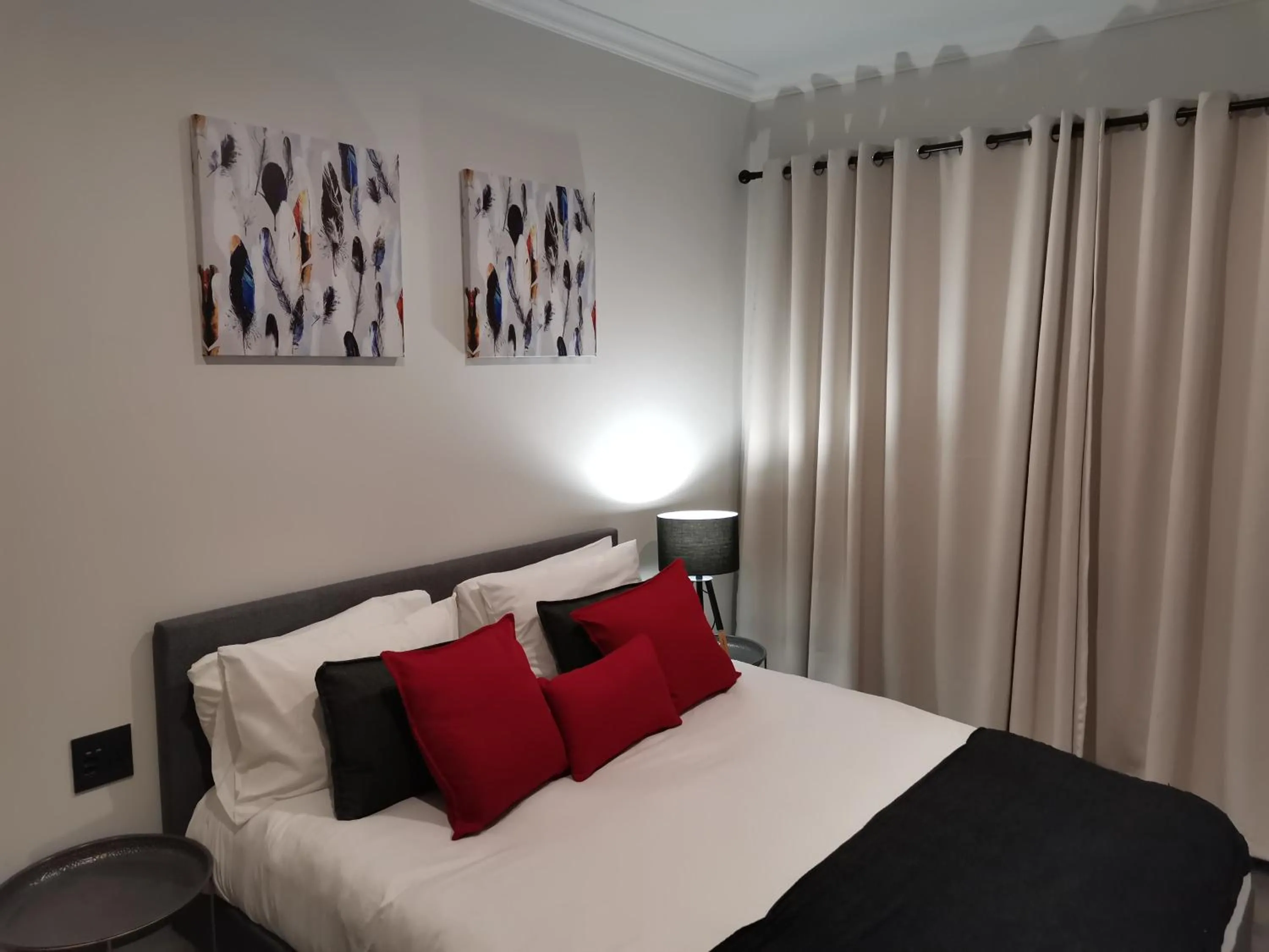 Bed in Hillsview, Roodepoort