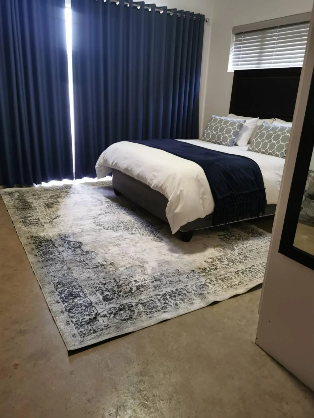 Bed in Hillsview, Roodepoort
