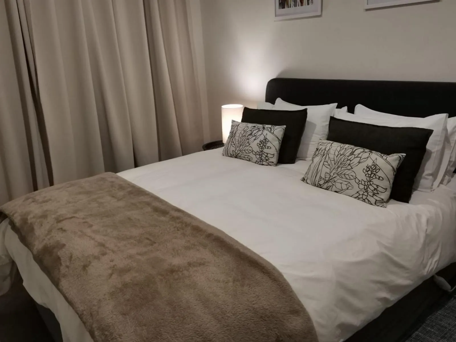 Bed in Hillsview, Roodepoort