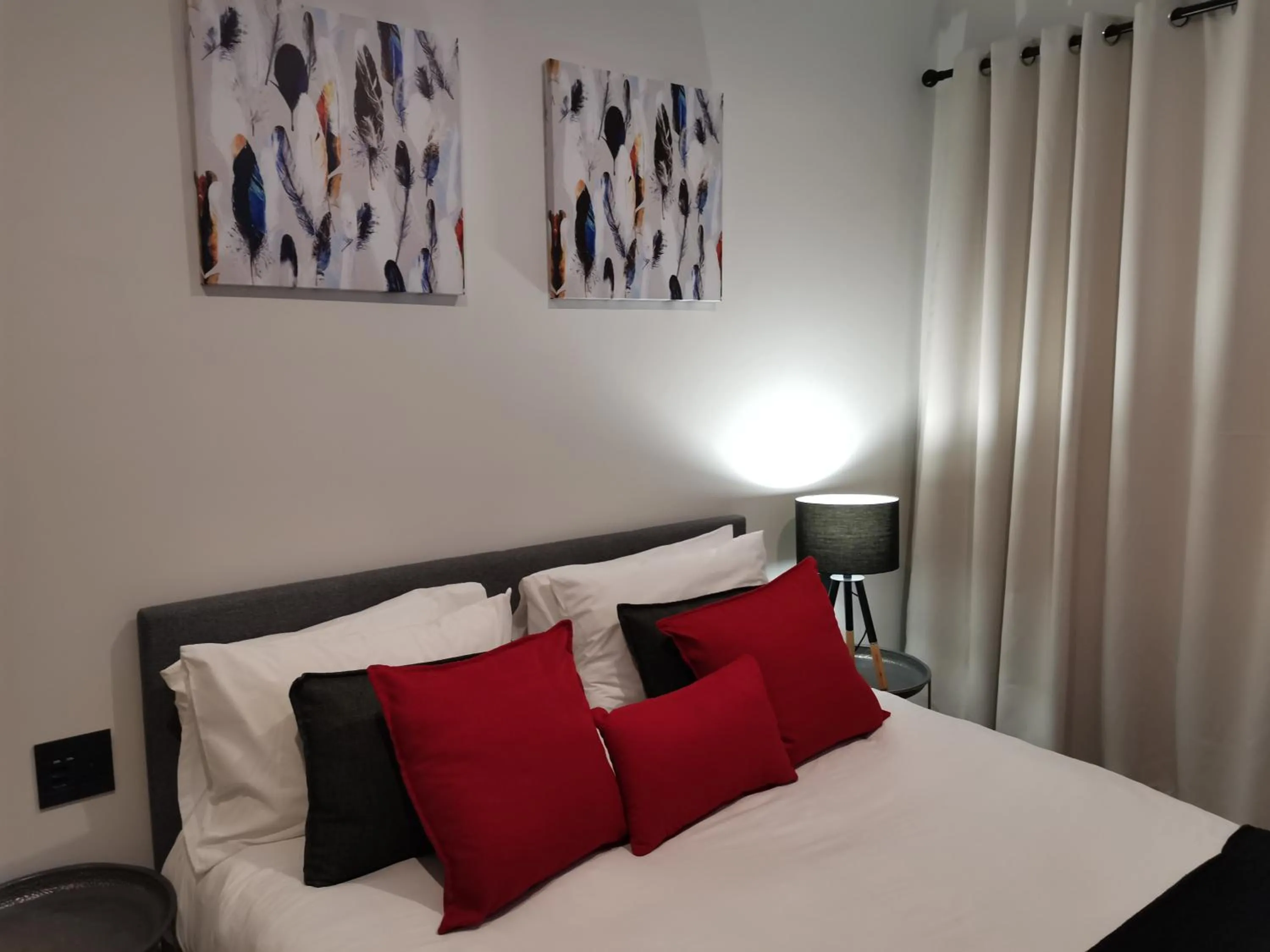 Bed in Hillsview, Roodepoort