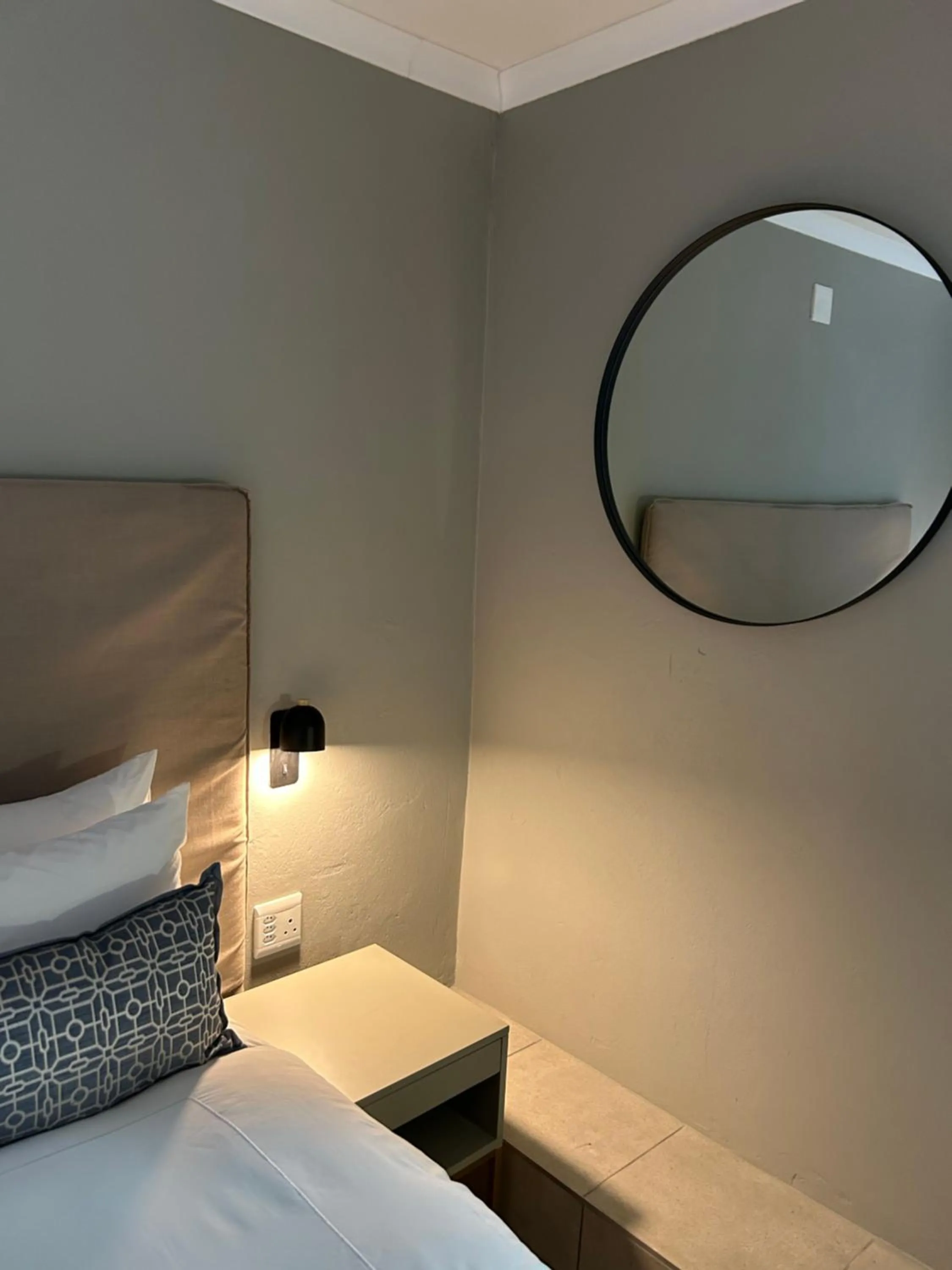 Bed in Hillsview, Roodepoort