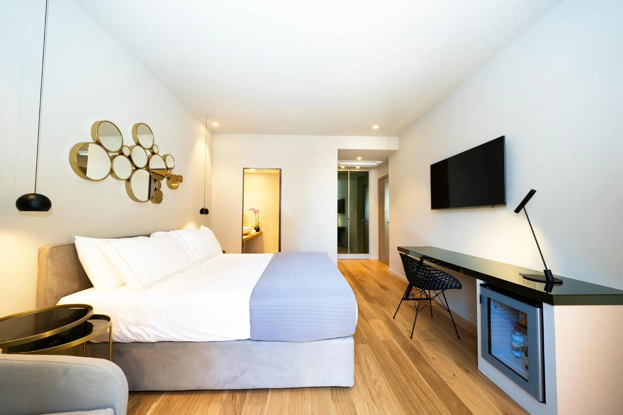 Elite Accommodations & Hydromassage Pool